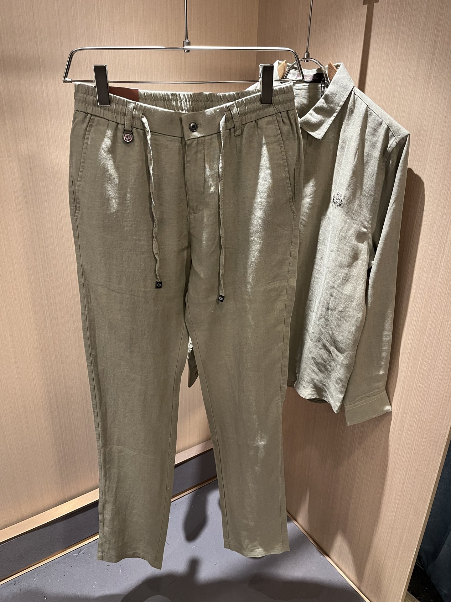 Loro Piana诺悠翩雅 2025秋冬男士套装，最新的贸易订单全品相！！网红款！上身舒适透气，不僵硬