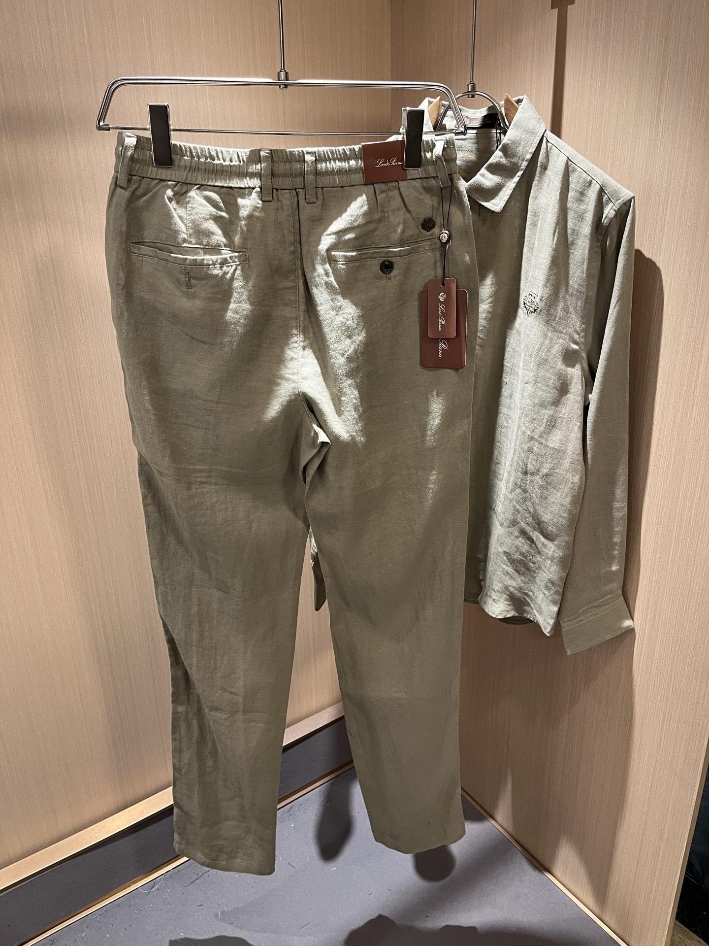 Loro Piana诺悠翩雅 2025秋冬男士套装，最新的贸易订单全品相！！网红款！上身舒适透气，不僵硬