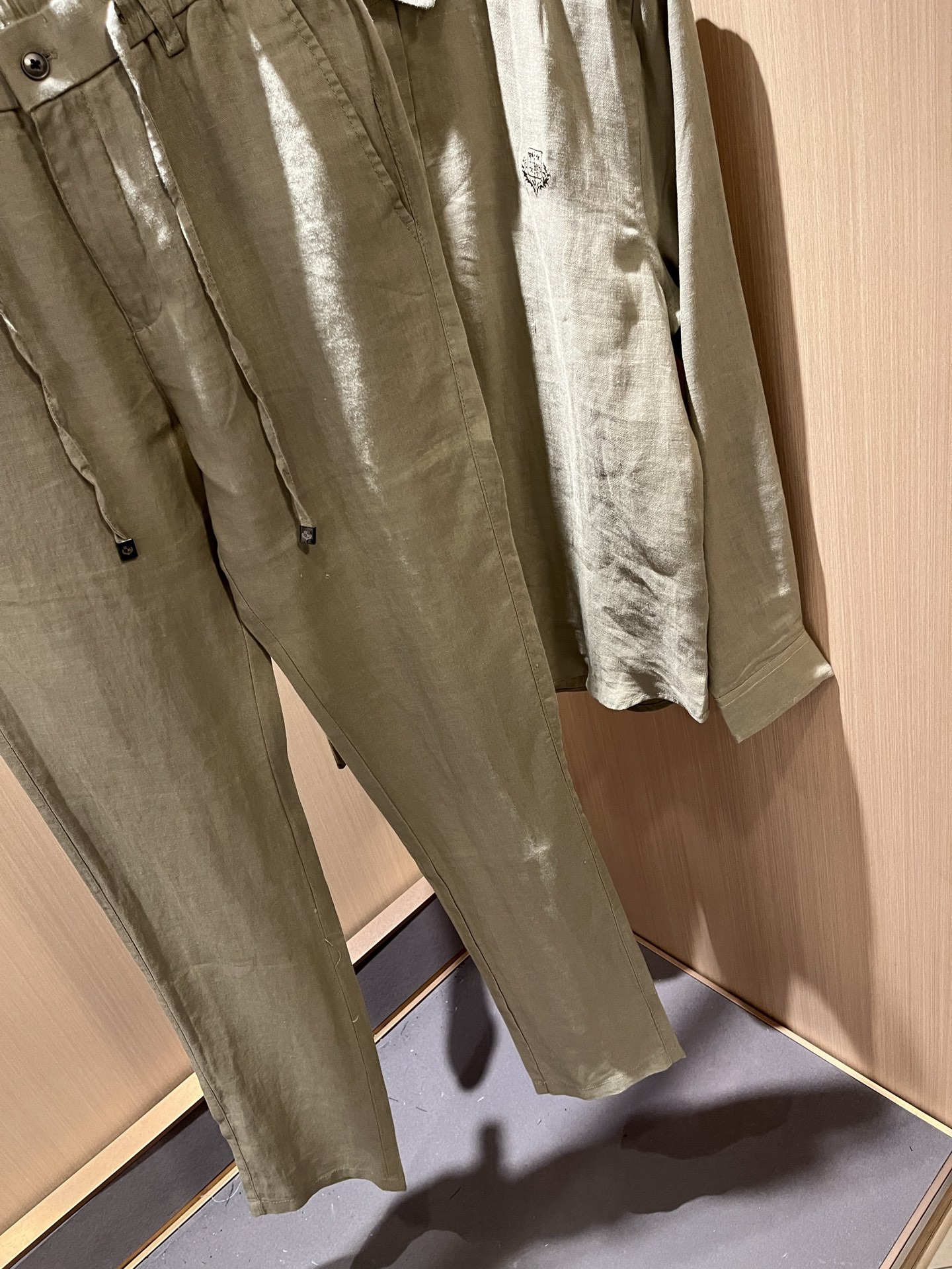 Loro Piana诺悠翩雅 2025秋冬男士套装，最新的贸易订单全品相！！网红款！上身舒适透气，不僵硬