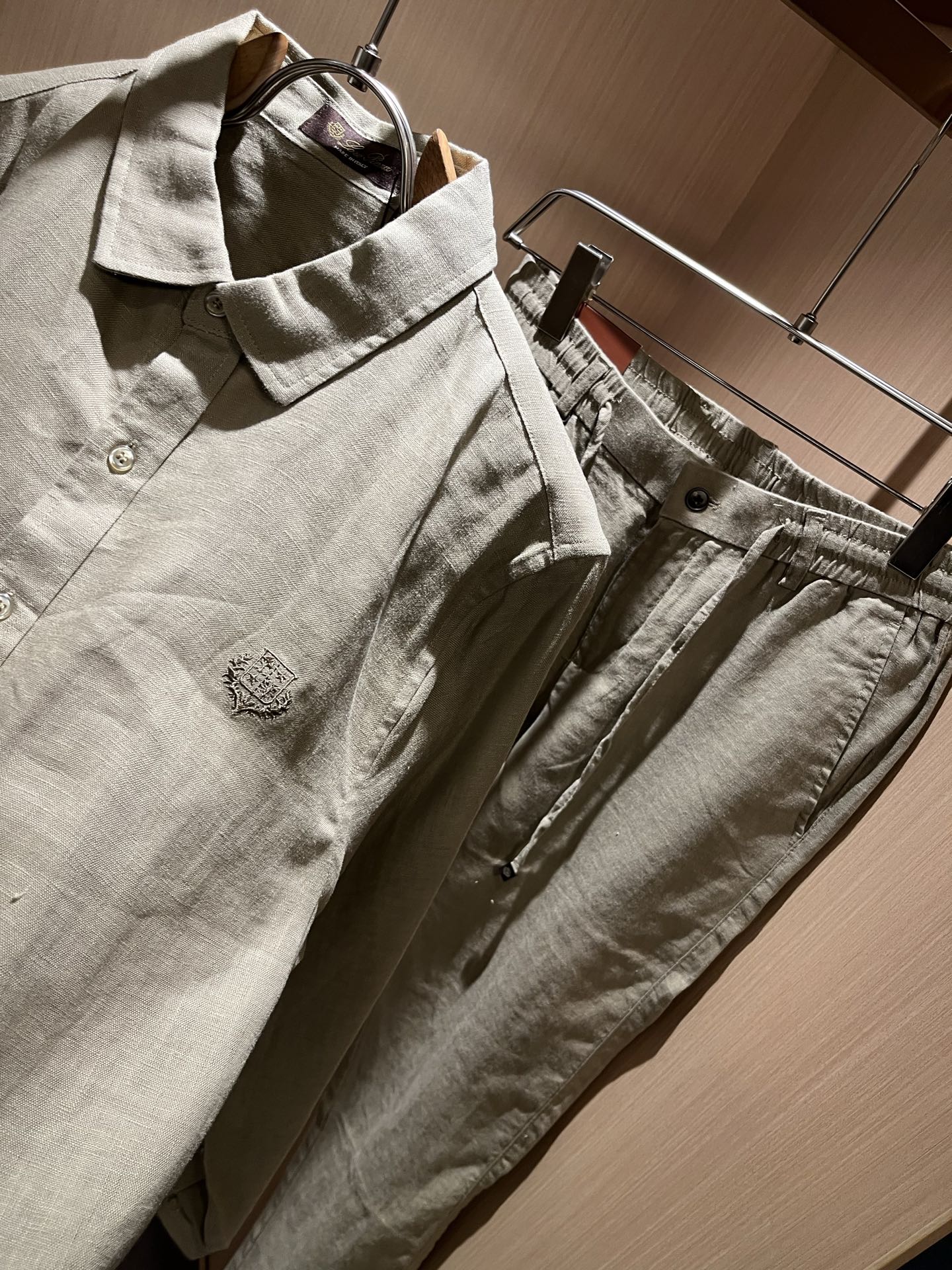 Loro Piana诺悠翩雅 2025秋冬男士套装，最新的贸易订单全品相！！网红款！上身舒适透气，不僵硬