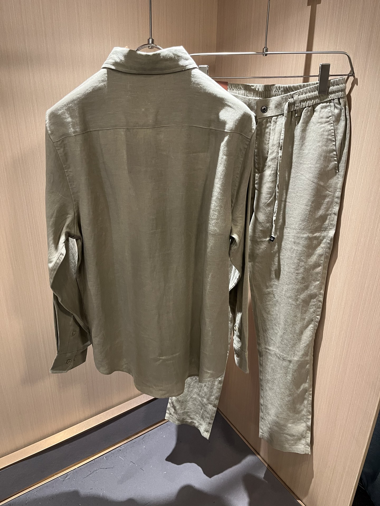 Loro Piana诺悠翩雅 2025秋冬男士套装，最新的贸易订单全品相！！网红款！上身舒适透气，不僵硬