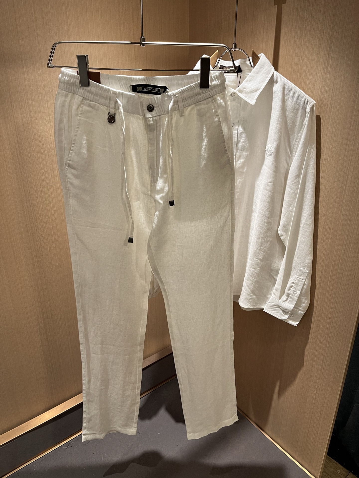 Loro Piana诺悠翩雅 2025秋冬男士套装，最新的贸易订单全品相！！网红款！上身舒适透气，不僵硬