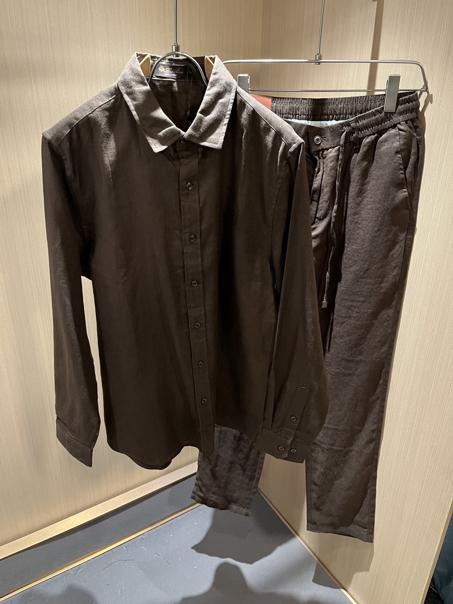 Loro Piana诺悠翩雅 2025秋冬男士套装，最新的贸易订单全品相！！网红款！上身舒适透气，不僵硬