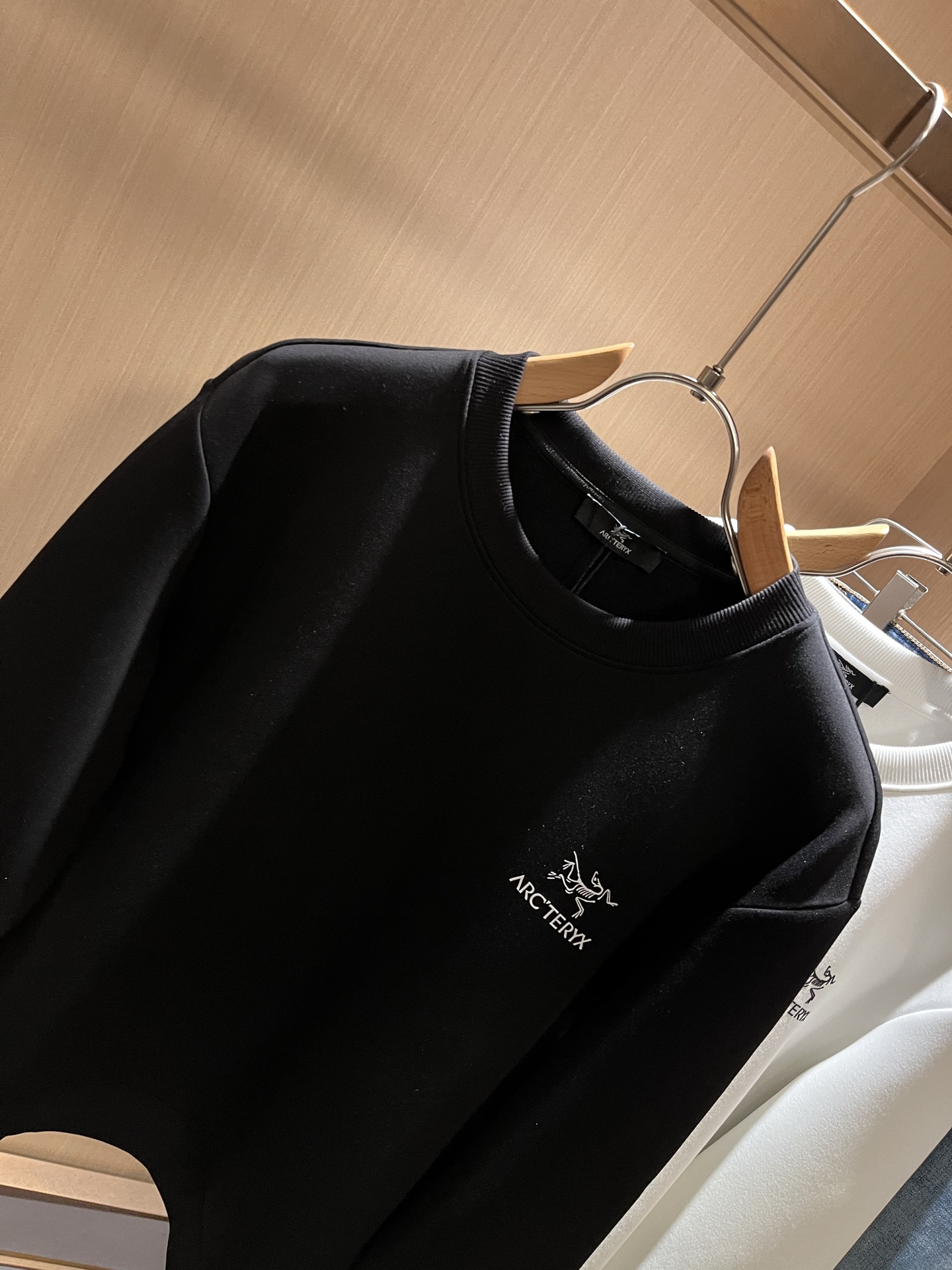 ARCTER*X始*祖鸟 2025秋冬新款男女同款👫休闲卫衣，户外品牌可能大家第一想到的就是加拿大鹅、始