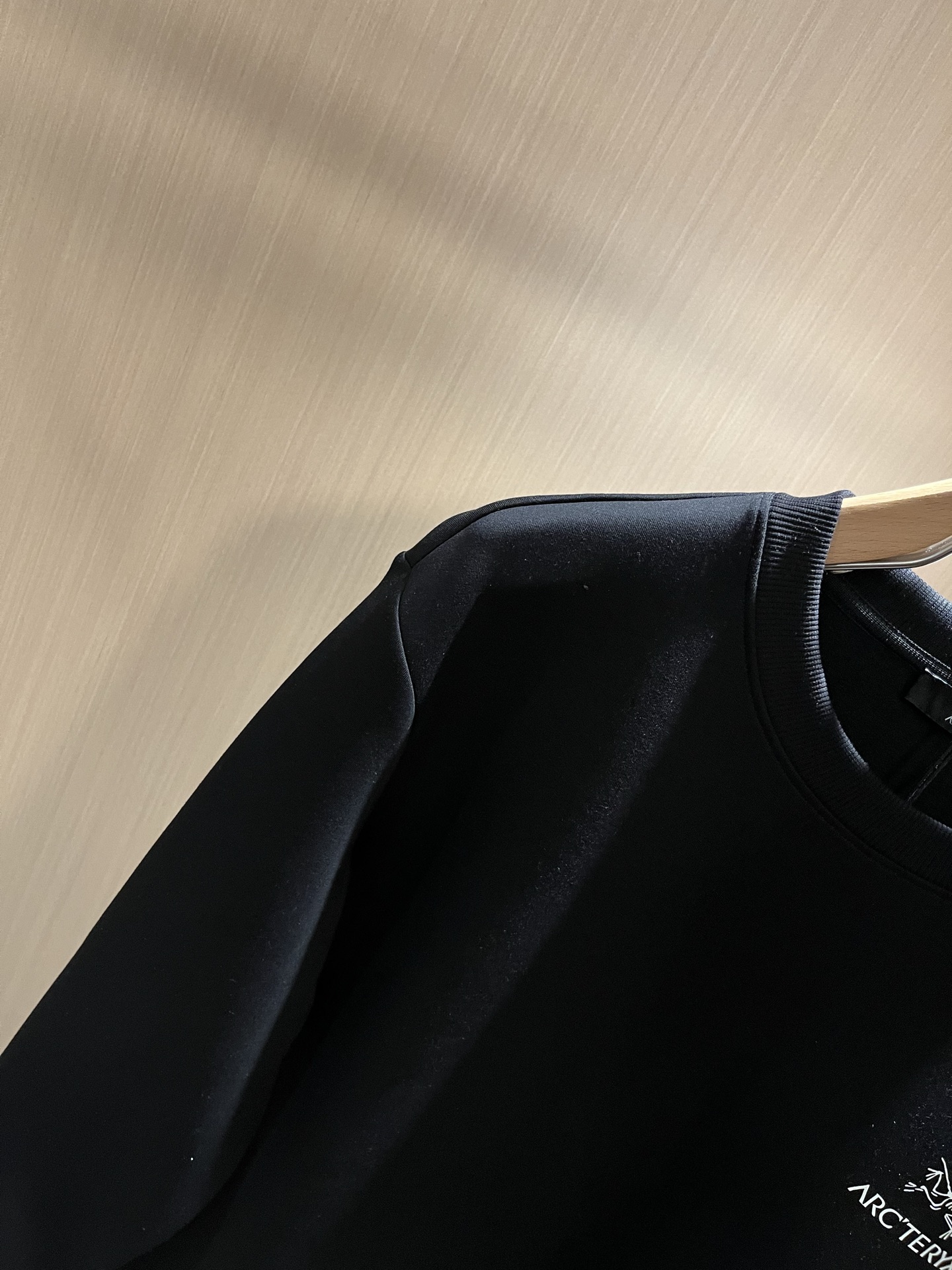 ARCTER*X始*祖鸟 2025秋冬新款男女同款👫休闲卫衣，户外品牌可能大家第一想到的就是加拿大鹅、始