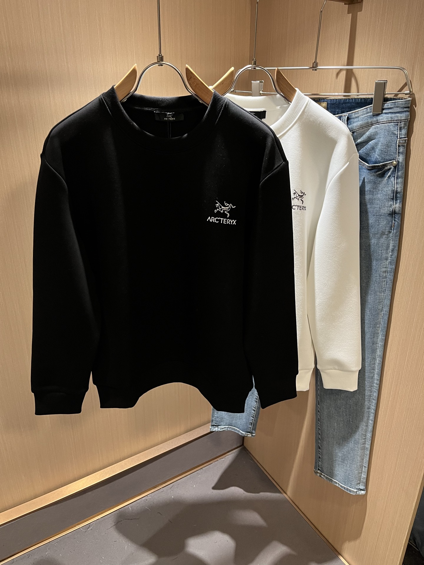 ARCTER*X始*祖鸟 2025秋冬新款男女同款👫休闲卫衣，户外品牌可能大家第一想到的就是加拿大鹅、始