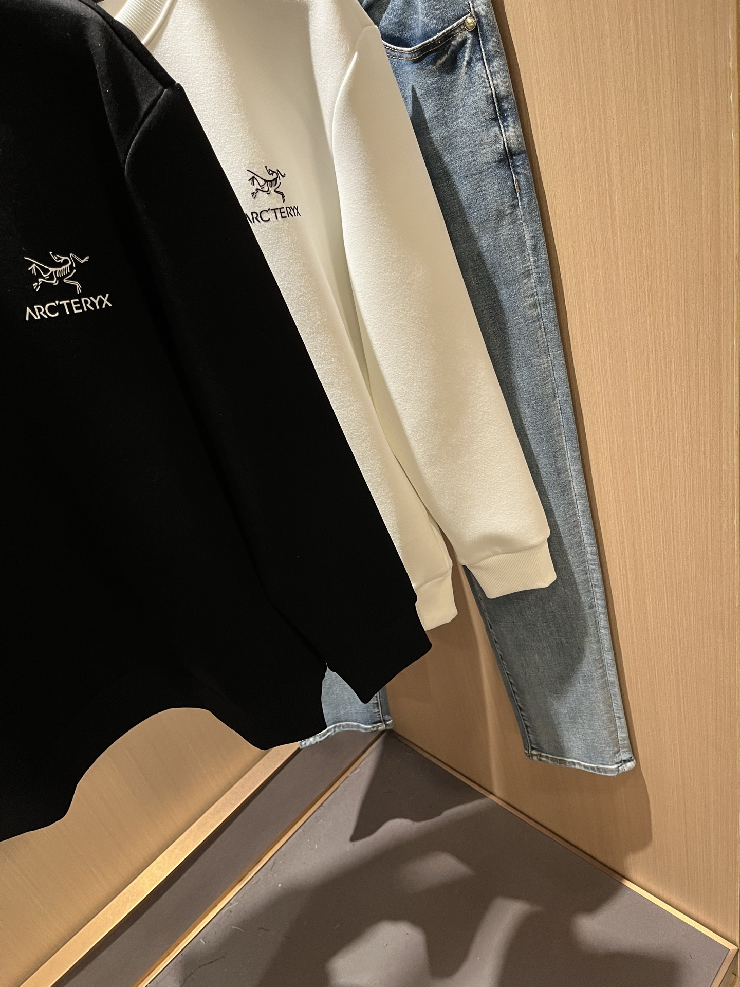 ARCTER*X始*祖鸟 2025秋冬新款男女同款👫休闲卫衣，户外品牌可能大家第一想到的就是加拿大鹅、始