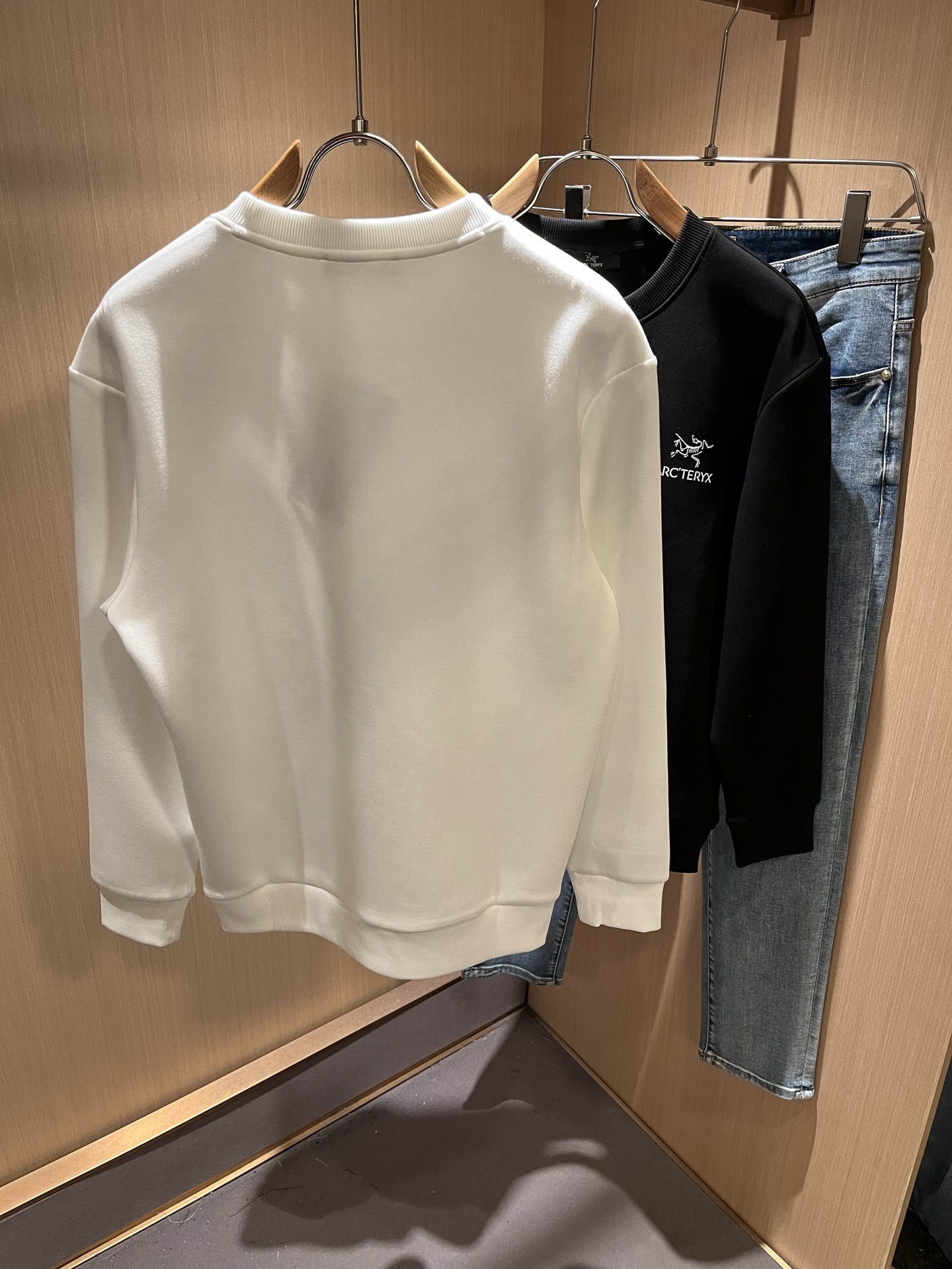 ARCTER*X始*祖鸟 2025秋冬新款男女同款👫休闲卫衣，户外品牌可能大家第一想到的就是加拿大鹅、始