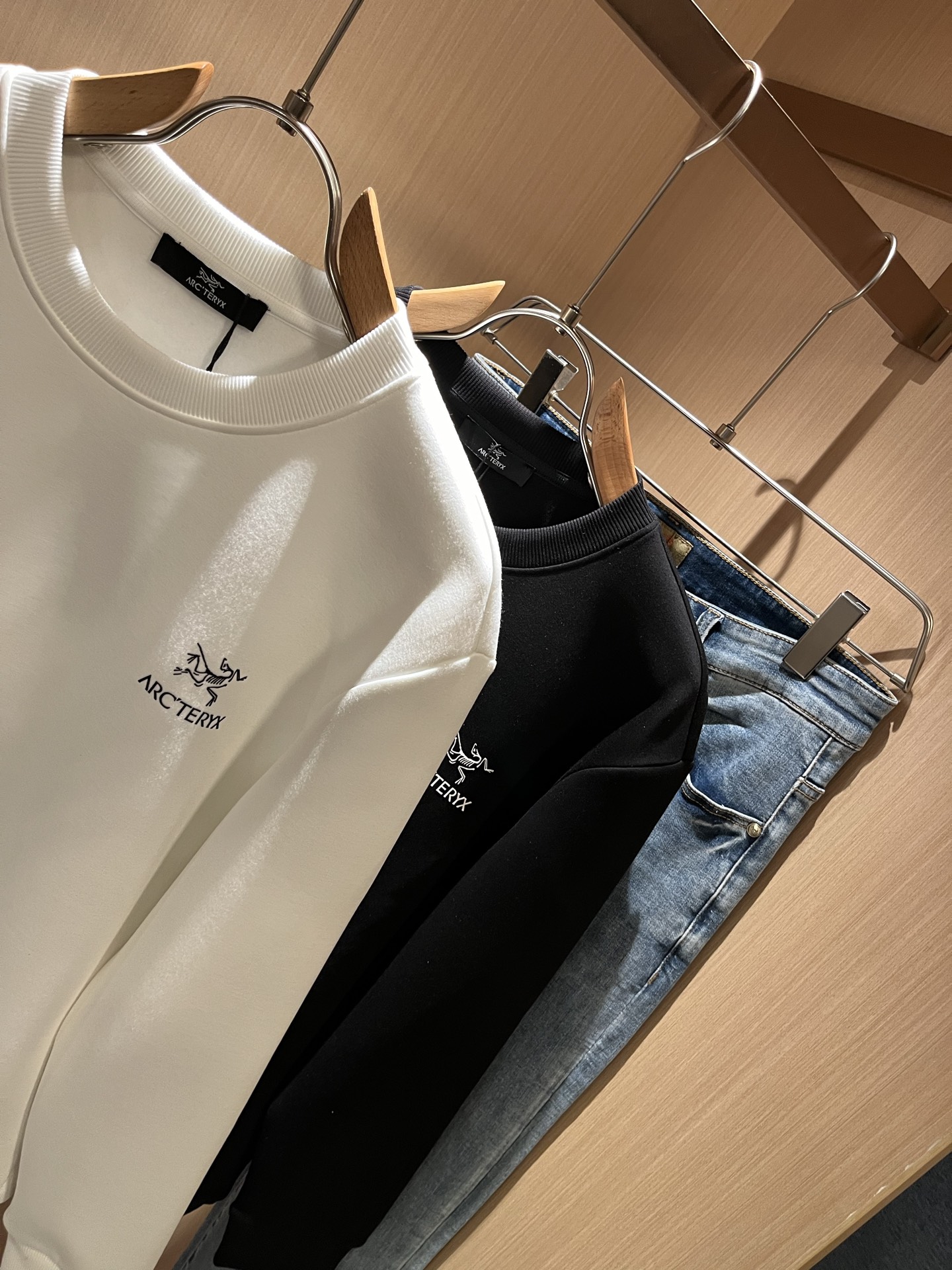 ARCTER*X始*祖鸟 2025秋冬新款男女同款👫休闲卫衣，户外品牌可能大家第一想到的就是加拿大鹅、始