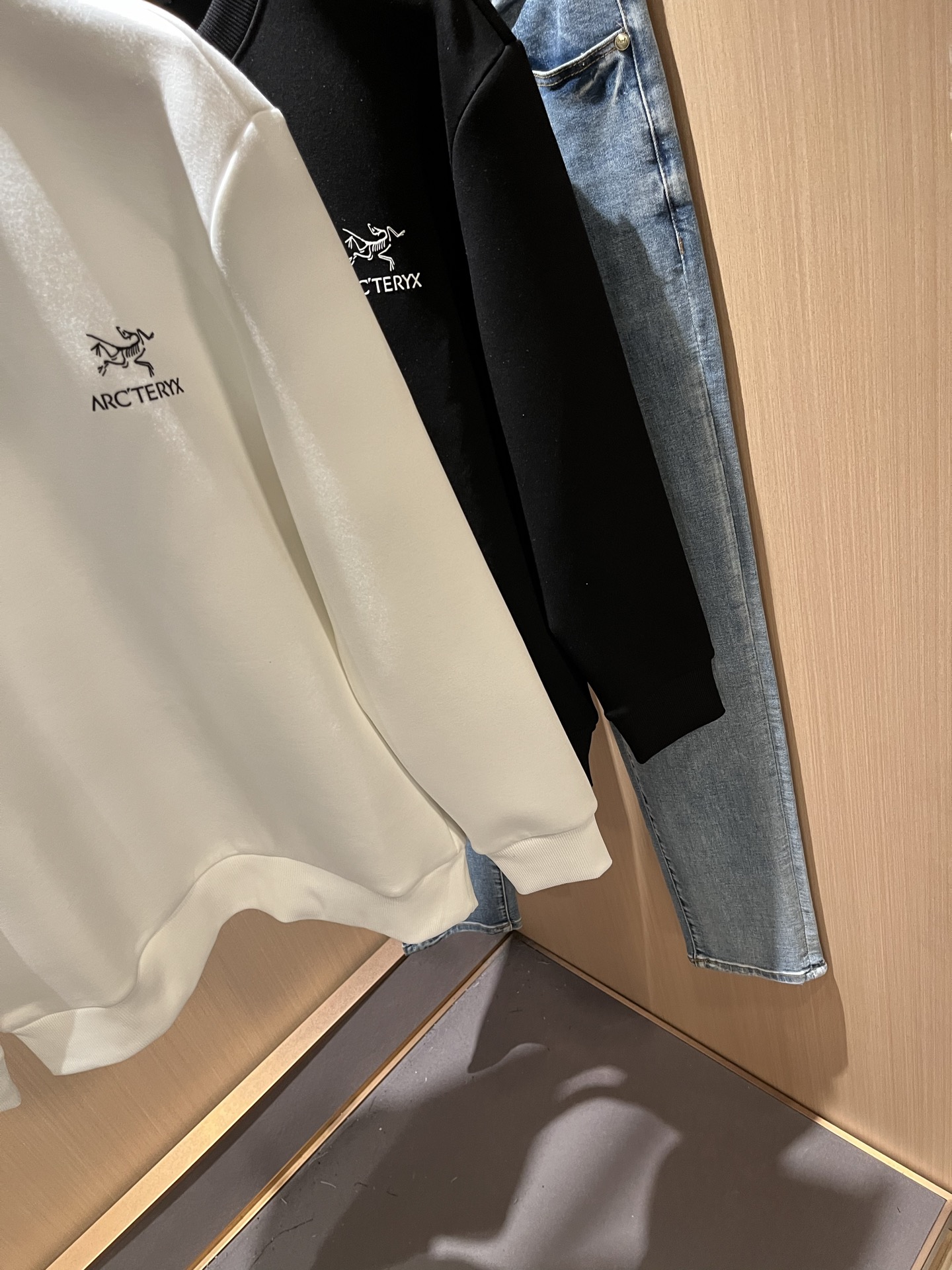 ARCTER*X始*祖鸟 2025秋冬新款男女同款👫休闲卫衣，户外品牌可能大家第一想到的就是加拿大鹅、始