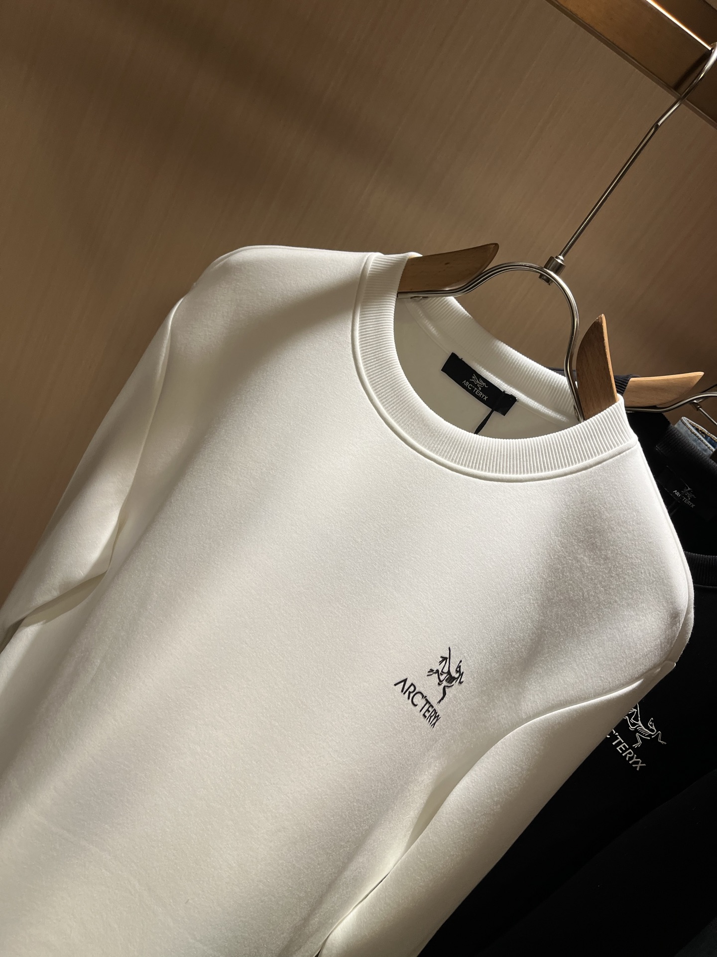 ARCTER*X始*祖鸟 2025秋冬新款男女同款👫休闲卫衣，户外品牌可能大家第一想到的就是加拿大鹅、始