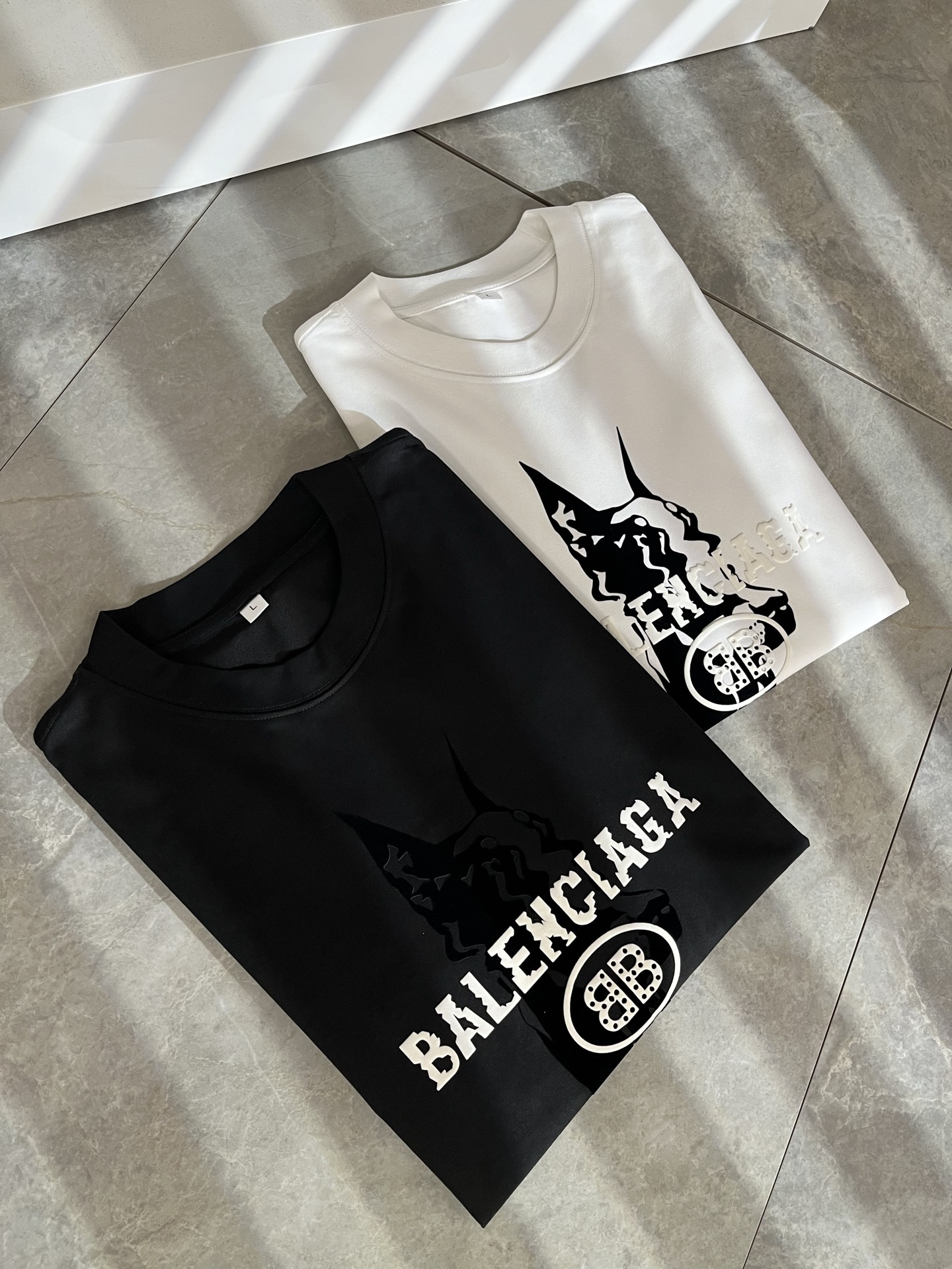 BALENCI*GA巴黎*家 2025春夏新款男女同款👫短袖T恤！走秀图案印花时尚休闲短袖T恤衫！设计l