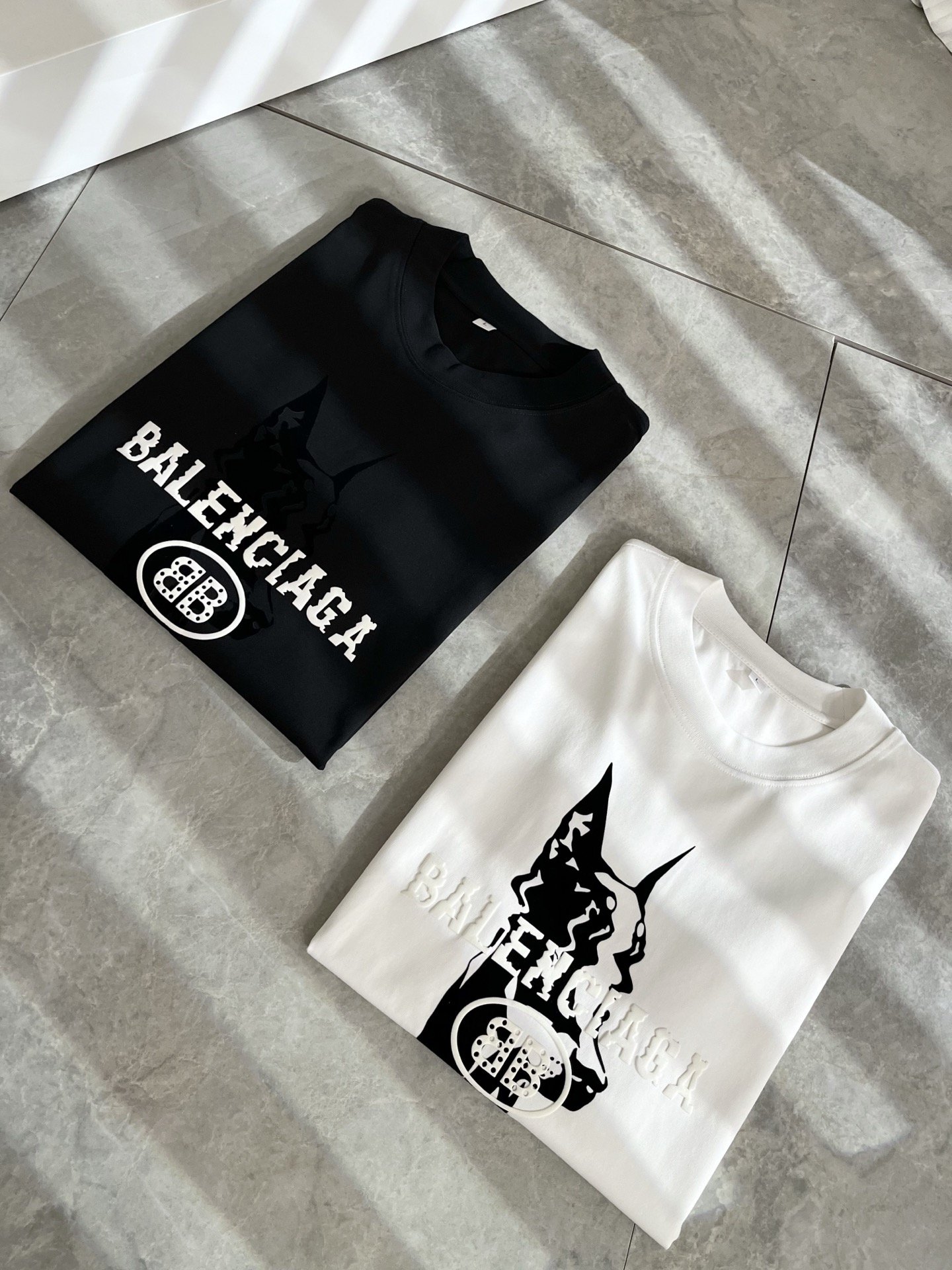 BALENCI*GA巴黎*家 2025春夏新款男女同款👫短袖T恤！走秀图案印花时尚休闲短袖T恤衫！设计l