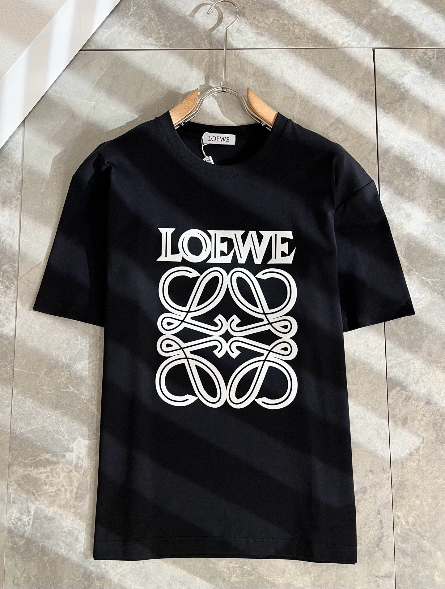 LOE*WE罗*威 2025春夏新款男女同款👫短袖T恤，意大利原厂订单渠道，极具个性高级风，标志logo