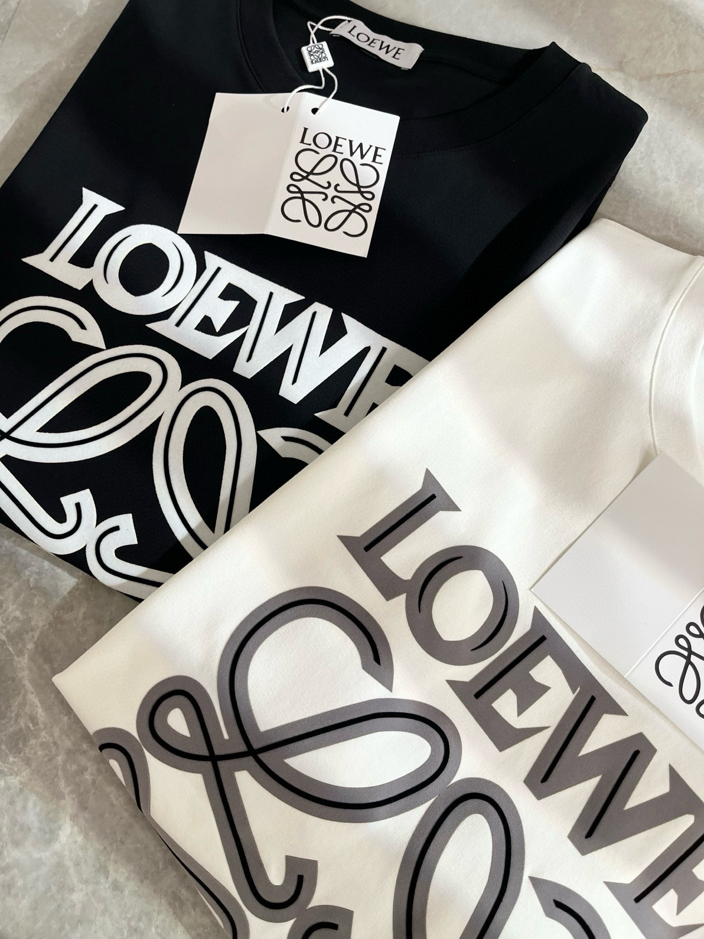 LOE*WE罗*威 2025春夏新款男女同款👫短袖T恤，意大利原厂订单渠道，极具个性高级风，标志logo