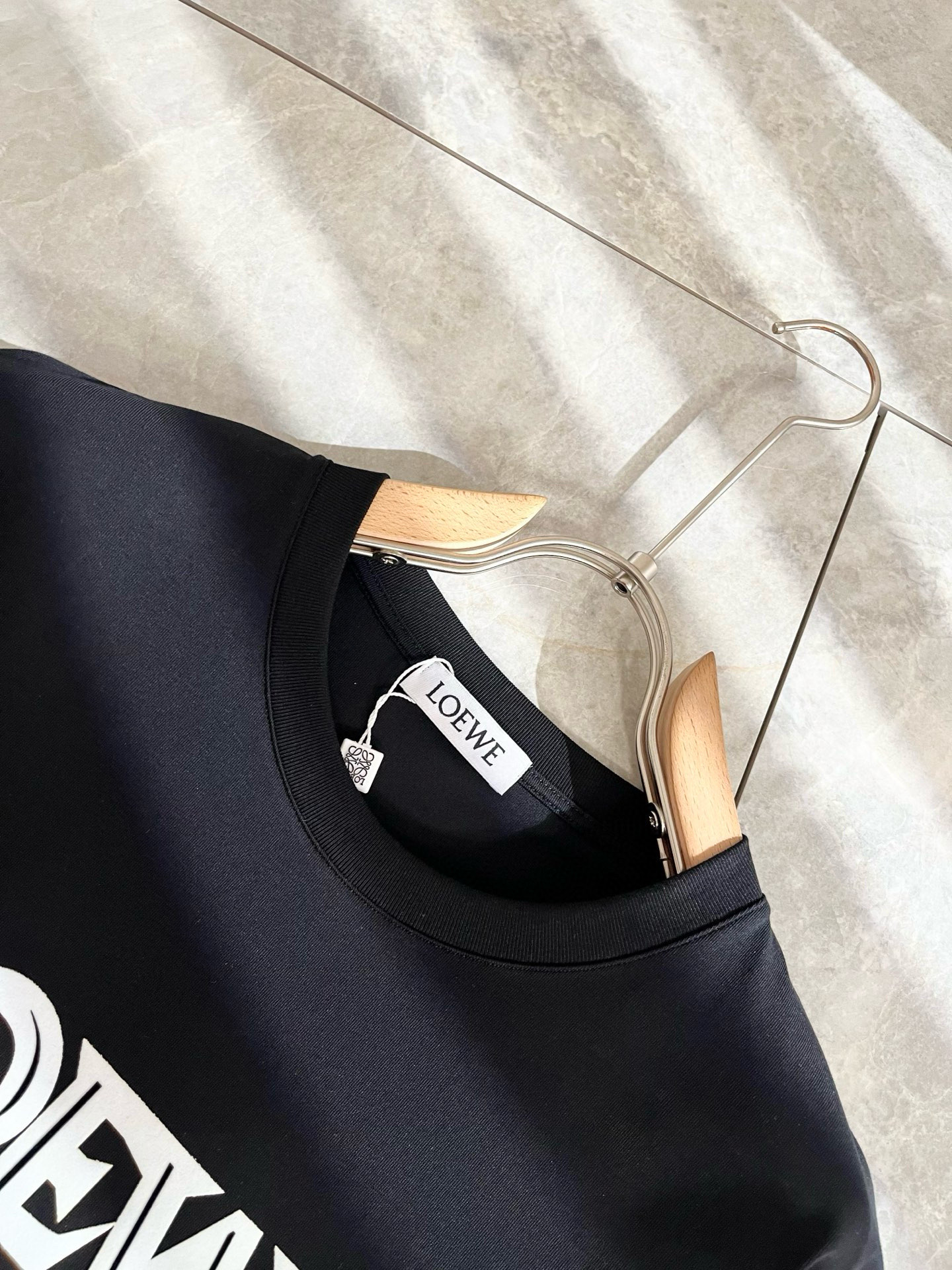 LOE*WE罗*威 2025春夏新款男女同款👫短袖T恤，意大利原厂订单渠道，极具个性高级风，标志logo