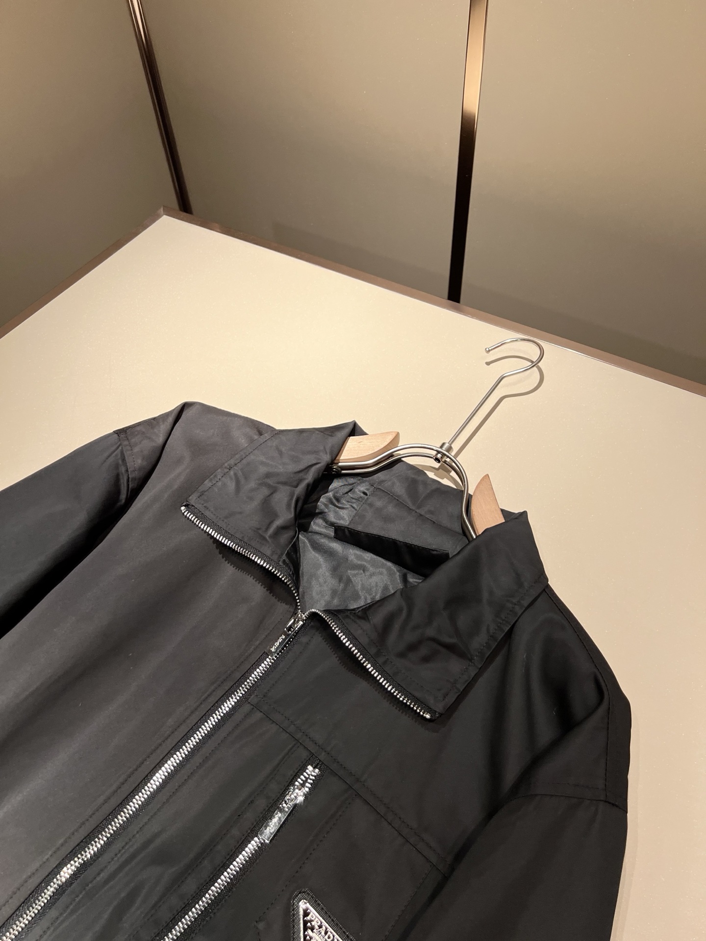 PRAD*A普*达2025秋冬休闲夹克外套，最新时尚休闲拉链夹克，时尚夹克外套!贸易公司渠道稀出，同步官