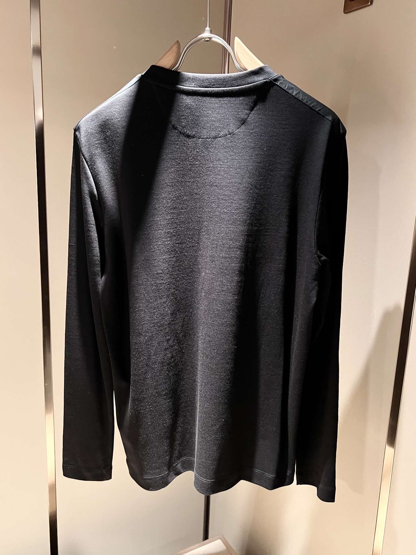 PRAD*A普*达2025秋冬新款男士长袖打底衫，最新款全网独家首上！！~既经典有时尚百搭，谁不爱啊，将