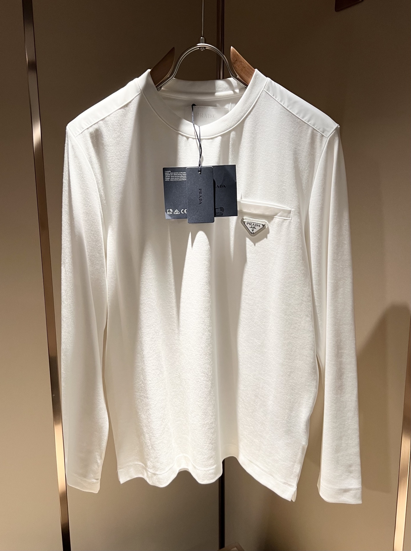 PRAD*A普*达2025秋冬新款男士长袖打底衫，最新款全网独家首上！！~既经典有时尚百搭，谁不爱啊，将