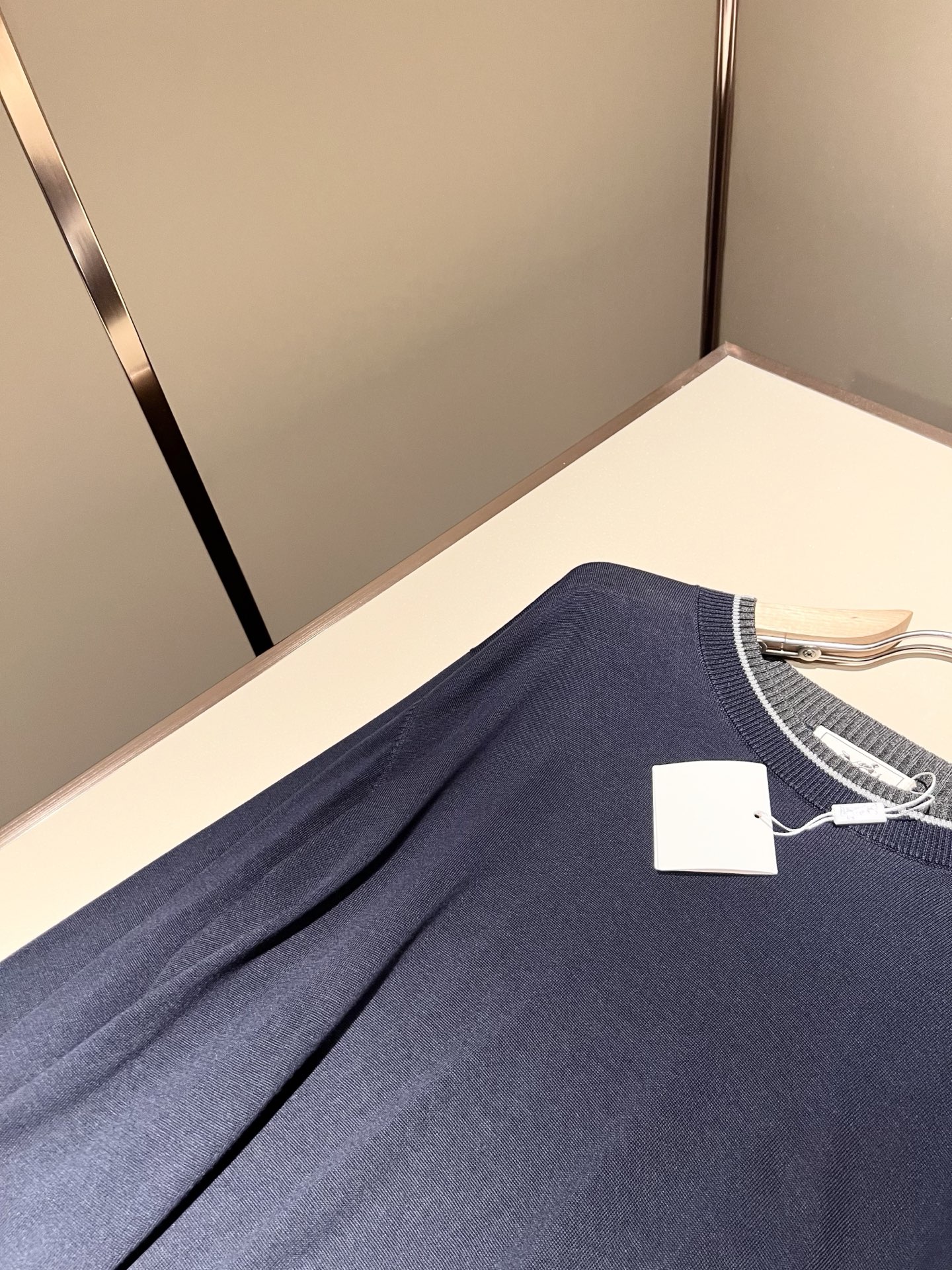 Her*mes爱*仕2025秋冬新款男士针织衫，全新升级百搭基础款，低调奢华，品格之选！领口logo图案