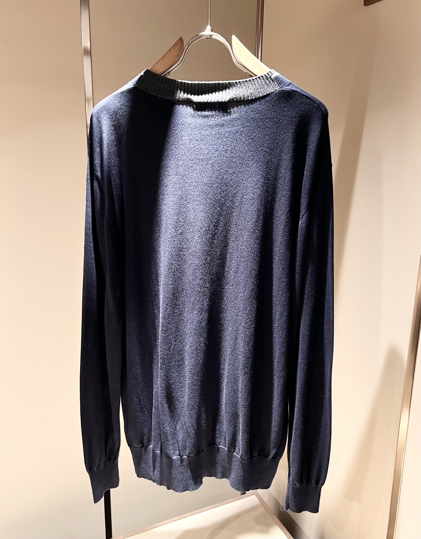 Her*mes爱*仕2025秋冬新款男士针织衫，全新升级百搭基础款，低调奢华，品格之选！领口logo图案