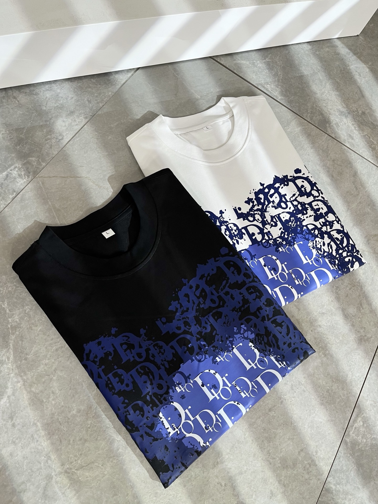 Dio*迪家 2025春夏新款男女同款👫短袖T恤，专柜同步发售！定制专属260克纯棉面料，定制原版工艺螺