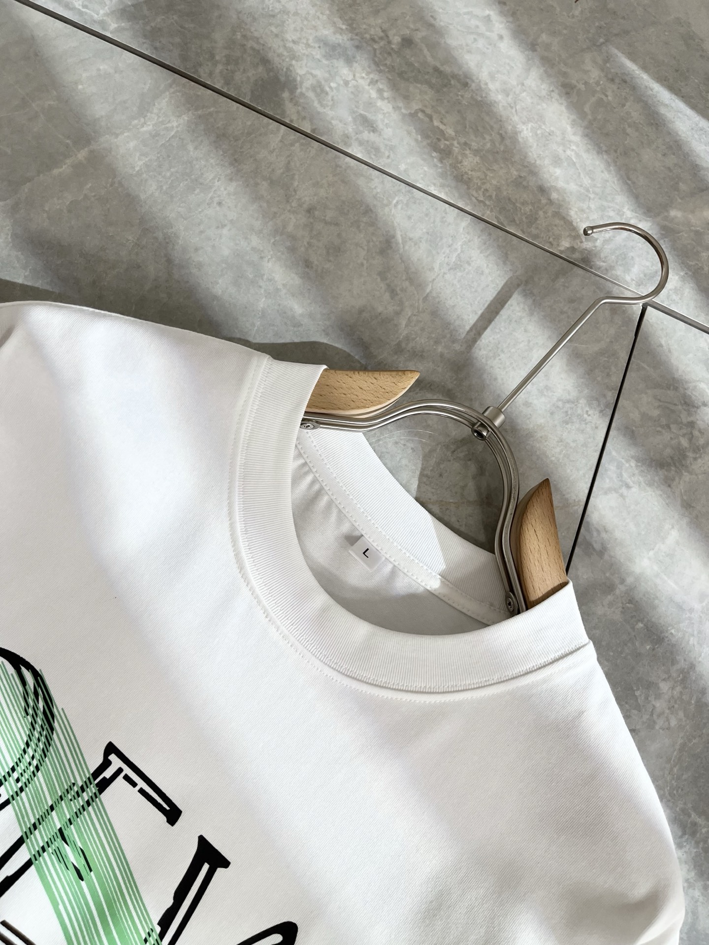 LOE*WE罗*威 2025春夏新款男女同款👫短袖T恤，意大利原厂订单渠道，极具个性高级风，标志logo