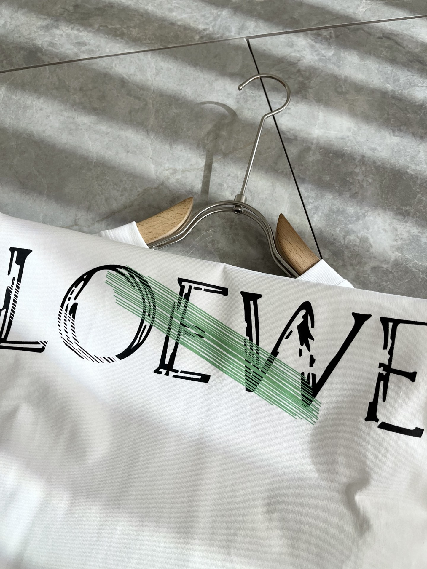 LOE*WE罗*威 2025春夏新款男女同款👫短袖T恤，意大利原厂订单渠道，极具个性高级风，标志logo