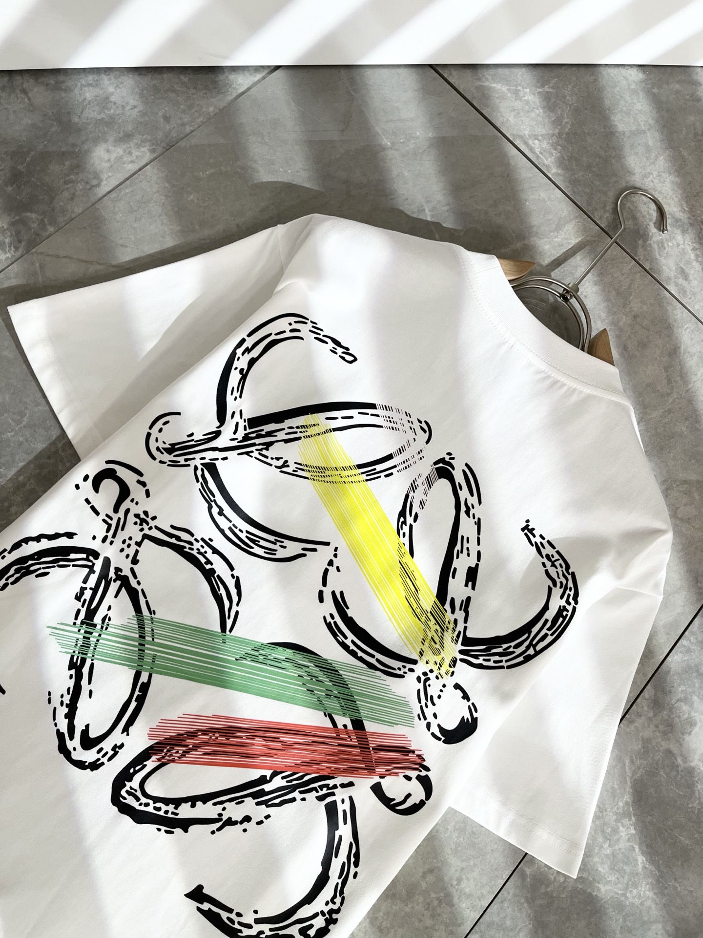 LOE*WE罗*威 2025春夏新款男女同款👫短袖T恤，意大利原厂订单渠道，极具个性高级风，标志logo