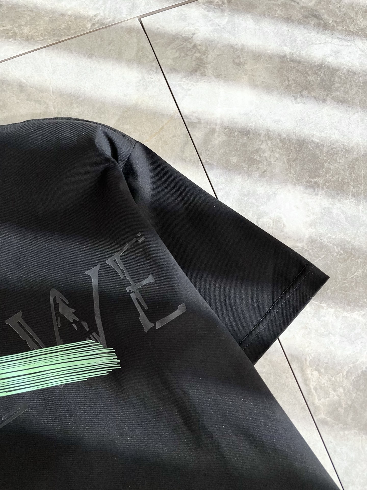 LOE*WE罗*威 2025春夏新款男女同款👫短袖T恤，意大利原厂订单渠道，极具个性高级风，标志logo