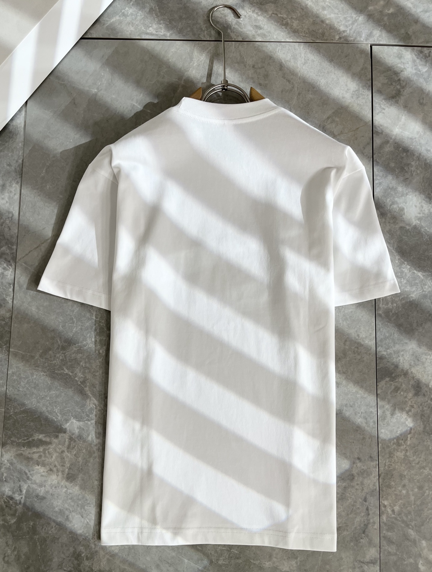 FEN*I 芬*迪2025春夏新款FD家族FF男女同款👫打底衫，男女同款👫百搭极简短袖。意大利原厂订单，