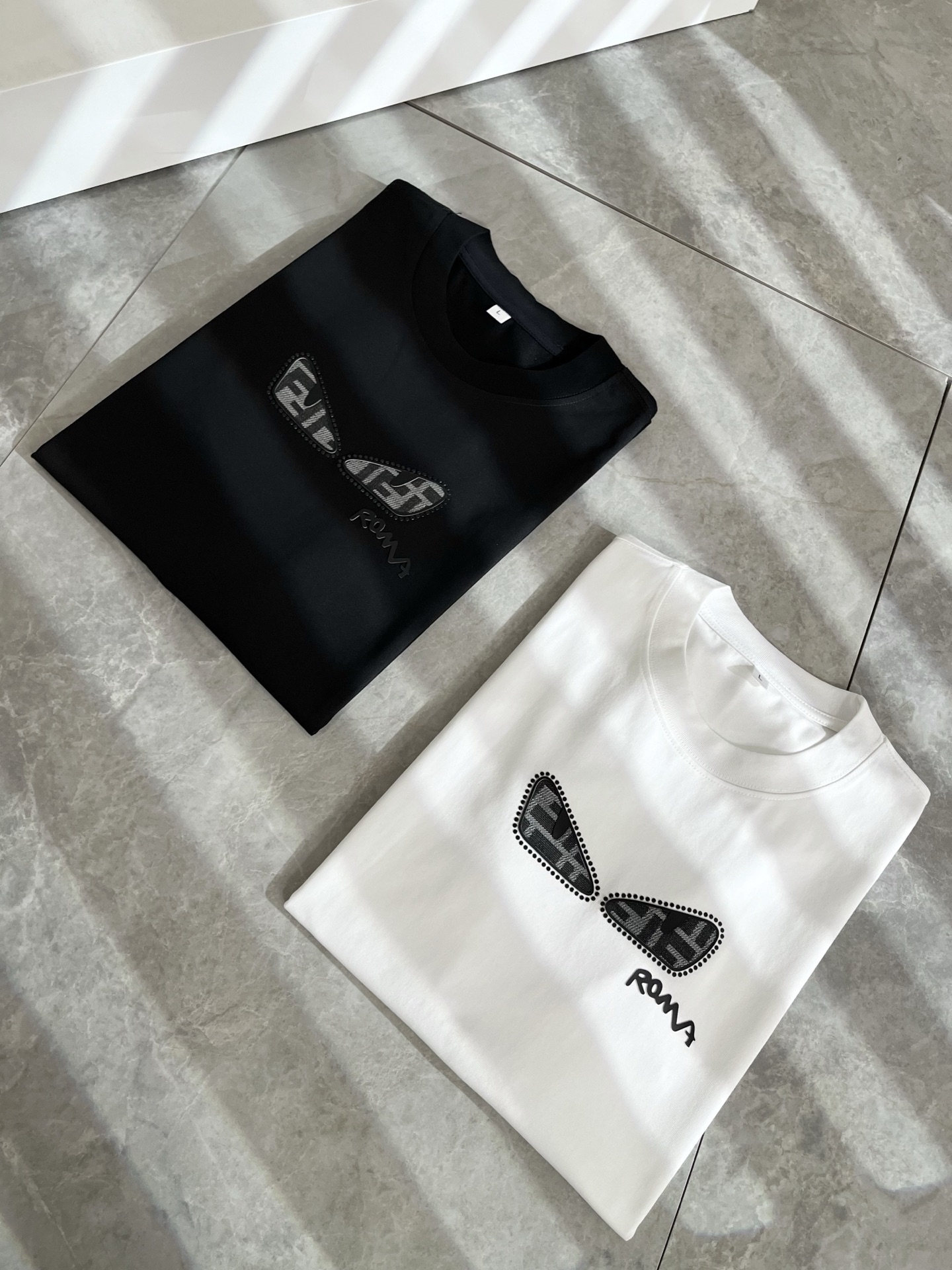 FEN*I 芬*迪2025春夏新款FD家族FF男女同款👫打底衫，男女同款👫百搭极简短袖。意大利原厂订单，