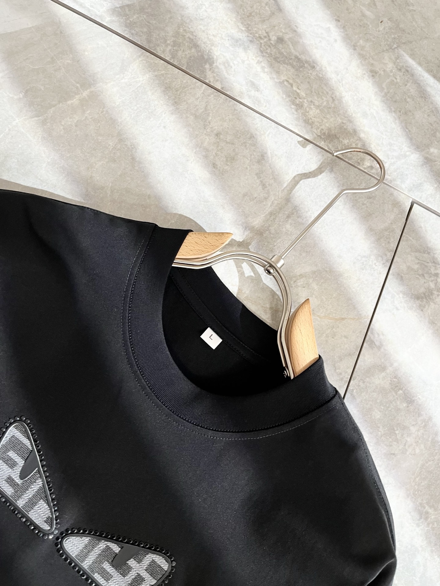 FEN*I 芬*迪2025春夏新款FD家族FF男女同款👫打底衫，男女同款👫百搭极简短袖。意大利原厂订单，