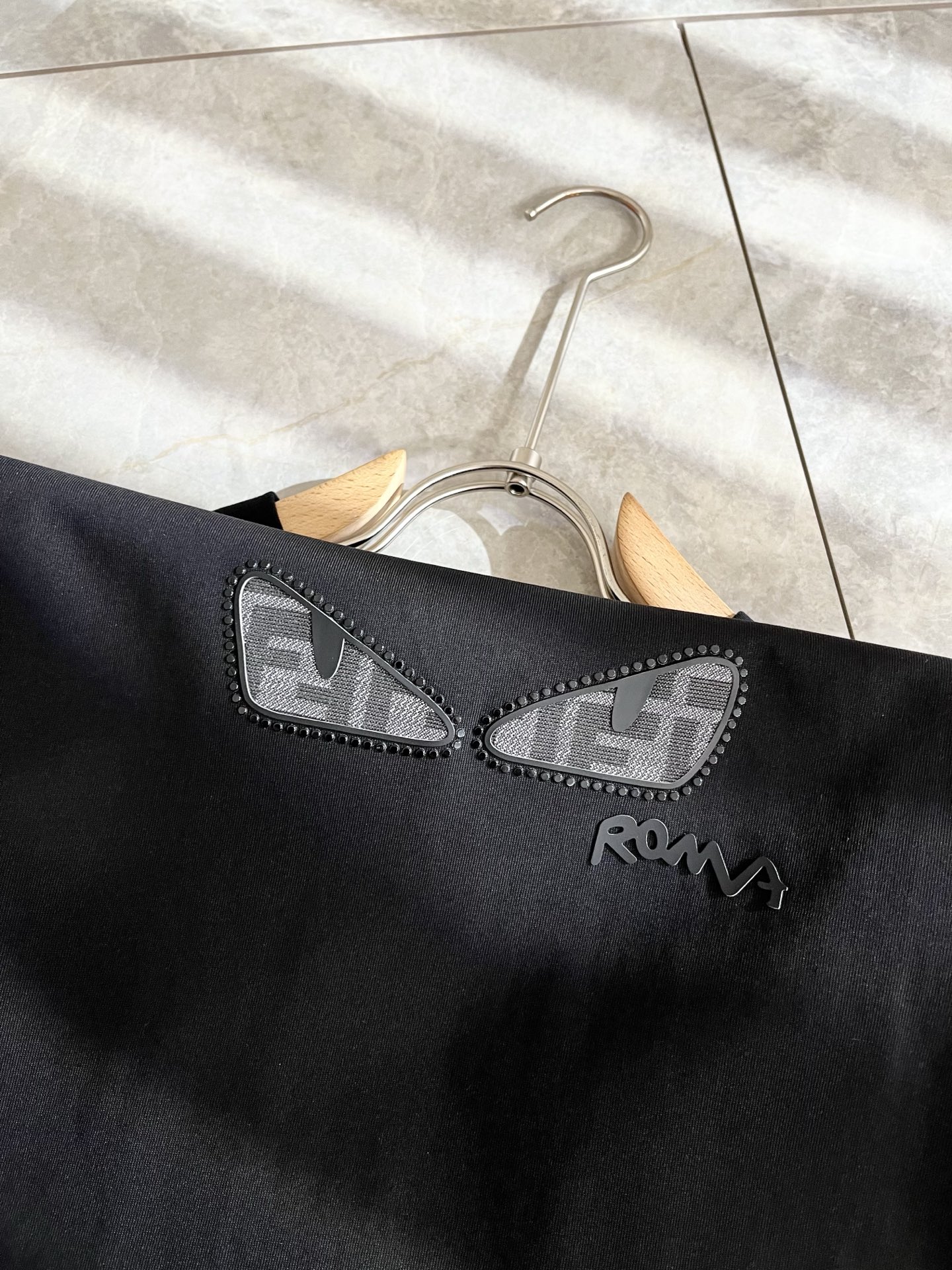 FEN*I 芬*迪2025春夏新款FD家族FF男女同款👫打底衫，男女同款👫百搭极简短袖。意大利原厂订单，