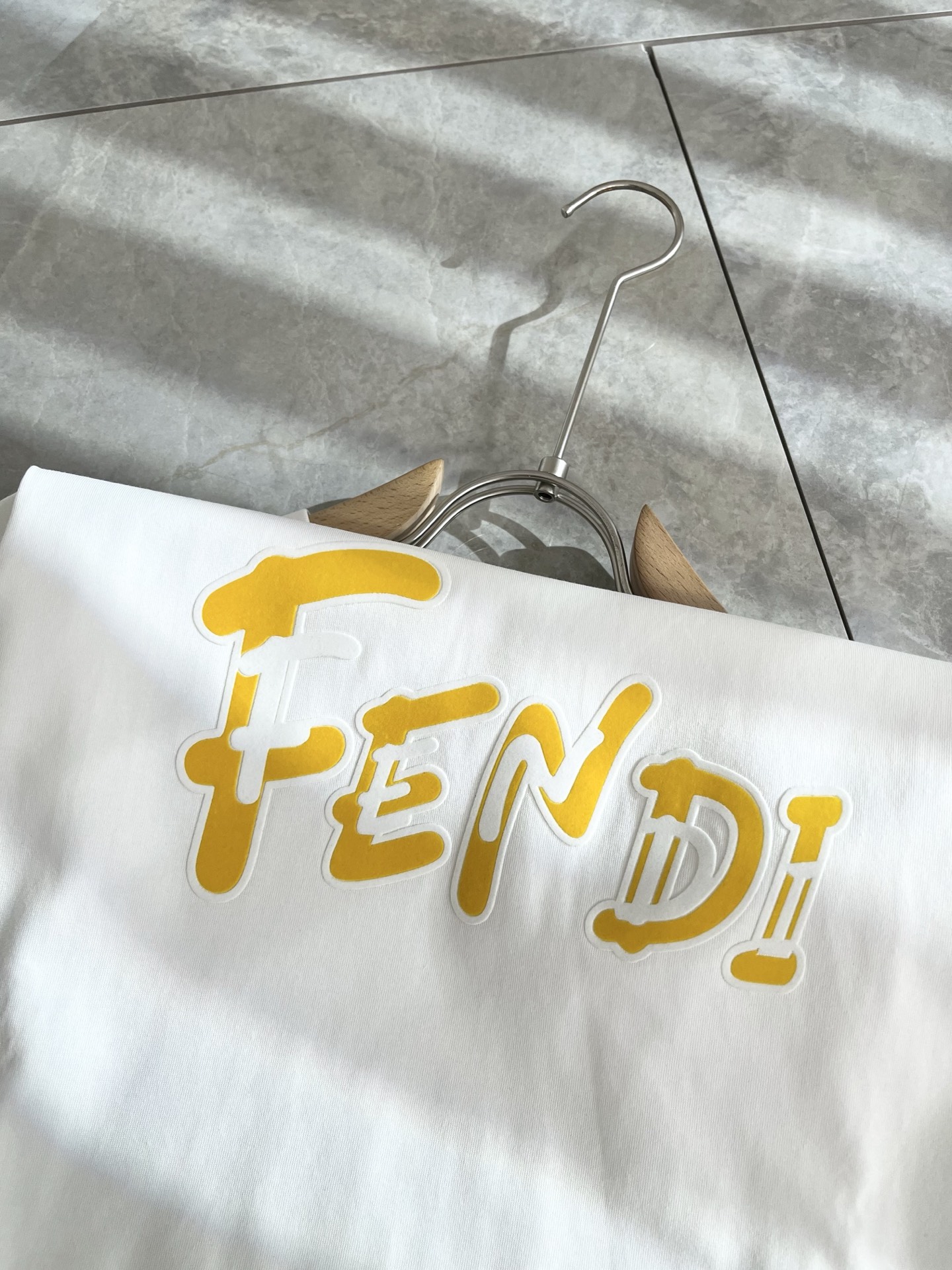 FEN*I 芬*迪2025春夏新款FD家族FF男女同款👫打底衫，男女同款👫百搭极简短袖。意大利原厂订单，