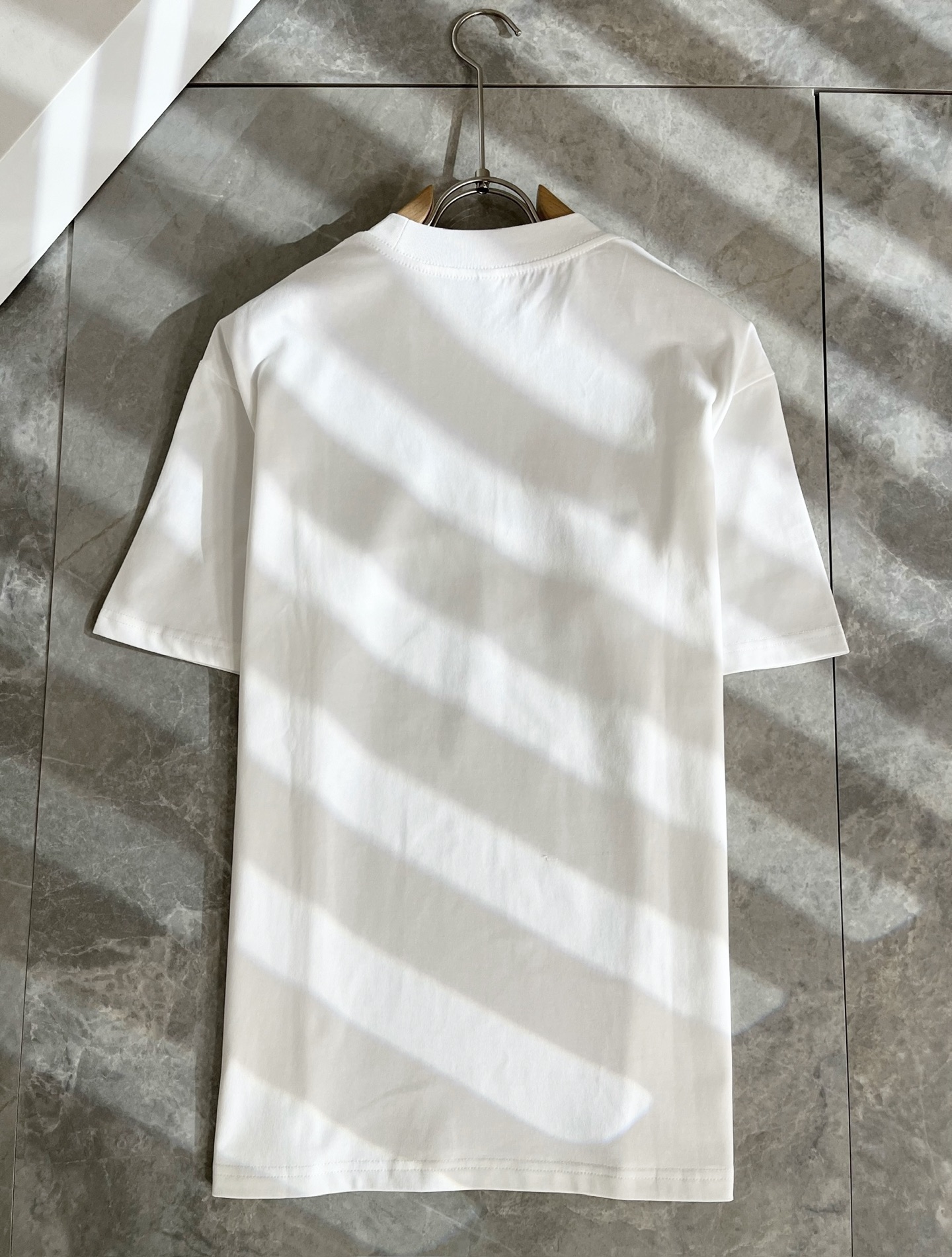 FEN*I 芬*迪2025春夏新款FD家族FF男女同款👫打底衫，男女同款👫百搭极简短袖。意大利原厂订单，