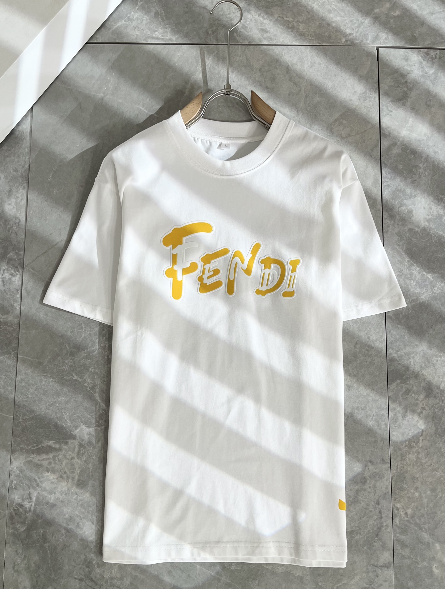 FEN*I 芬*迪2025春夏新款FD家族FF男女同款👫打底衫，男女同款👫百搭极简短袖。意大利原厂订单，