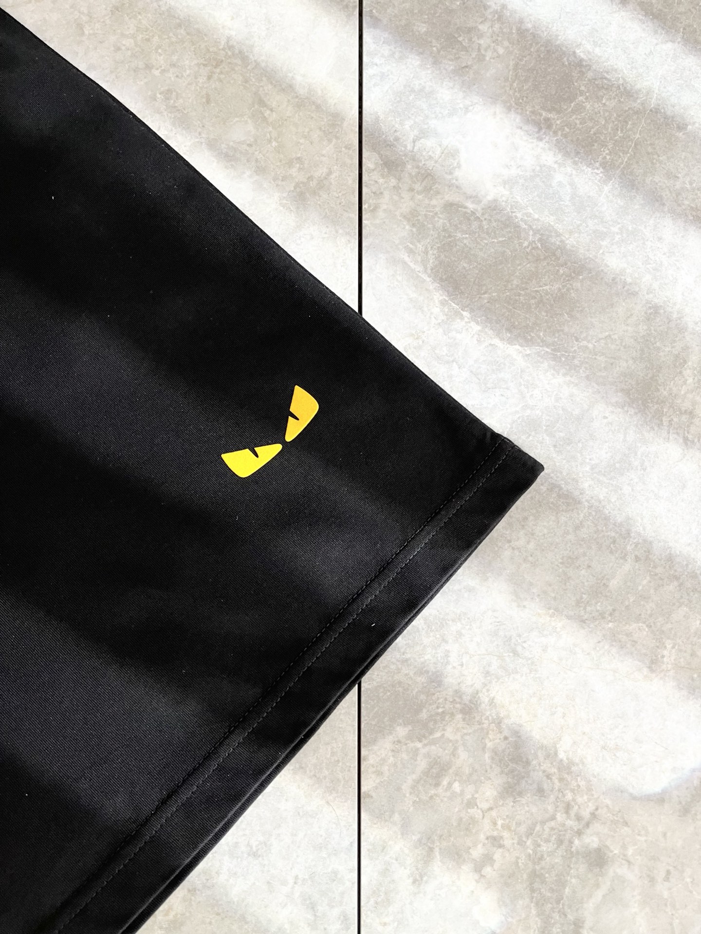 FEN*I 芬*迪2025春夏新款FD家族FF男女同款👫打底衫，男女同款👫百搭极简短袖。意大利原厂订单，