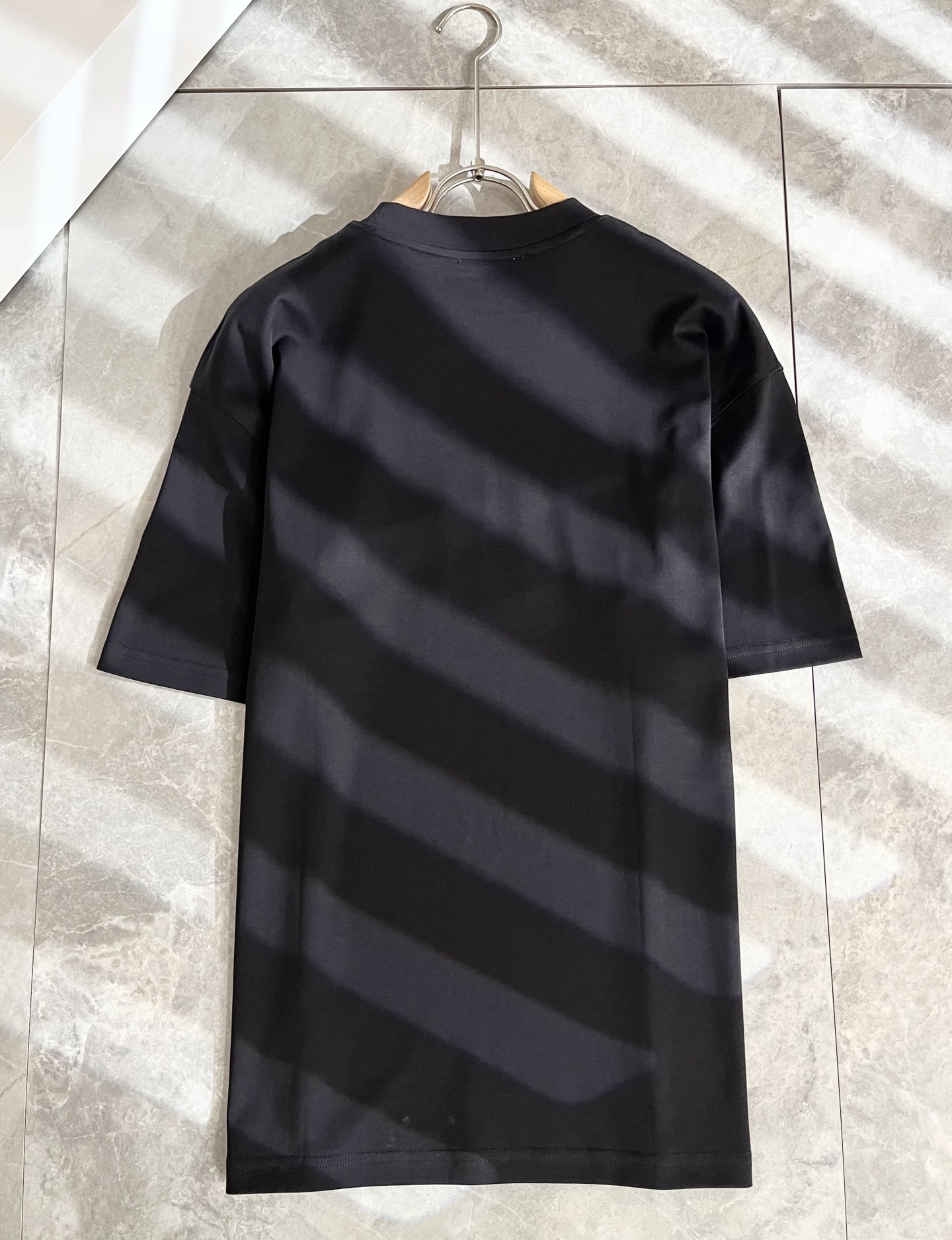 CELIN*瑟琳 2025春夏新款时尚休闲圆领短袖T恤，经典男女同款情侣👫短袖T恤衫！贸易公司渠道稀出，