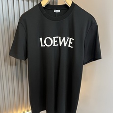 LOE*WE罗*威 2025春夏新款男女同款👫短袖T恤,意大利原厂订单渠道,极具个性高级风,标志logo LOE*WE罗*威 2025春夏新款男女同款👫短袖T恤,意大利原厂订单渠道,极具个性高级风,标志logo