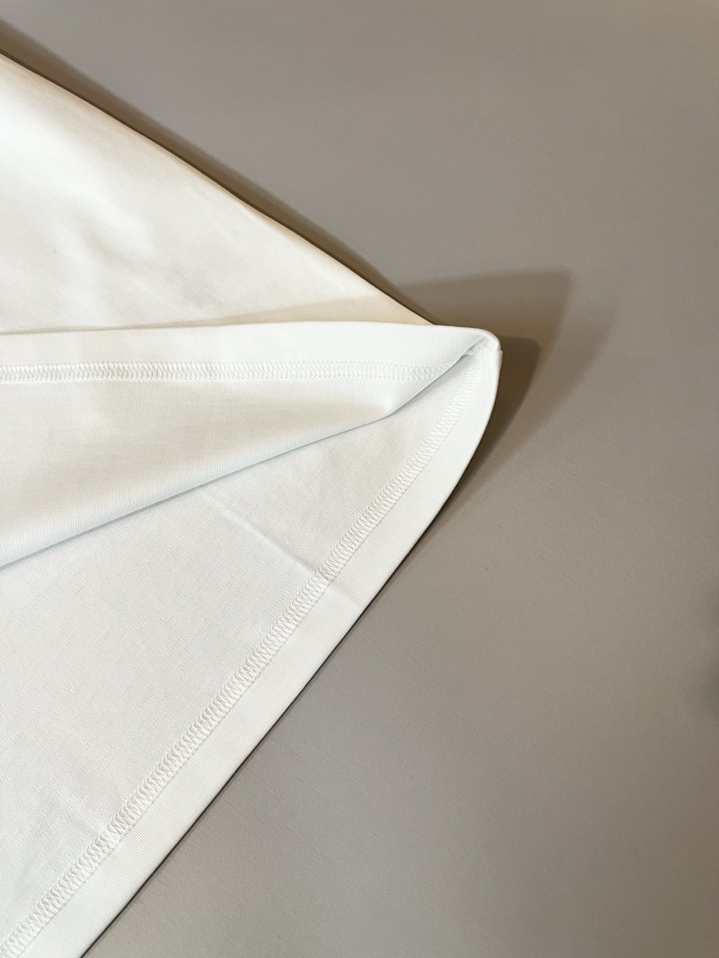 CELIN*瑟琳 2025春夏新款时尚休闲圆领短袖T恤，经典男女同款情侣👫短袖T恤衫！贸易公司渠道稀出，