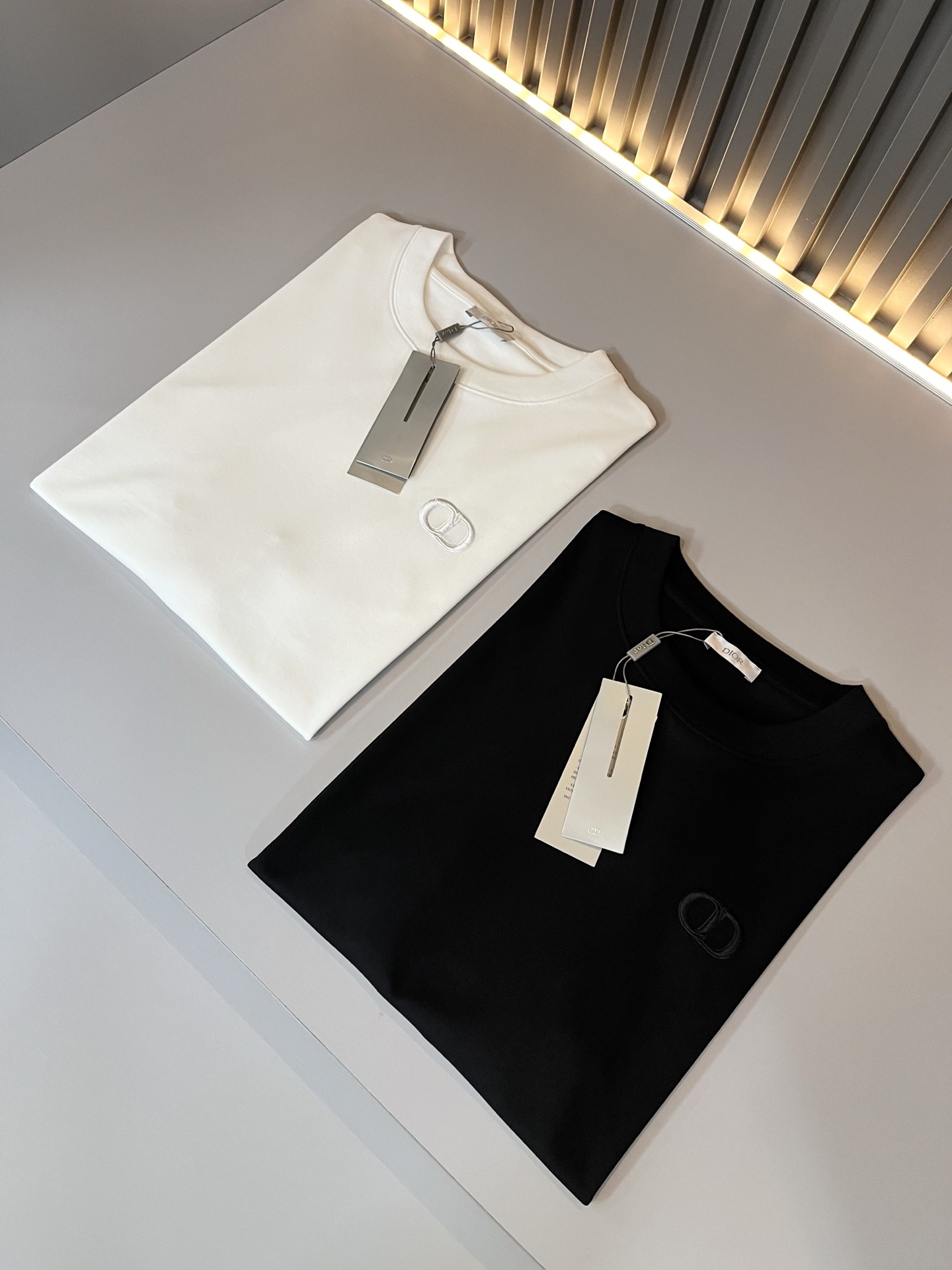 Dio*迪家 2025春夏新款男女同款👫短袖T恤，专柜同步发售！定制专属260克纯棉面料，定制原版工艺螺