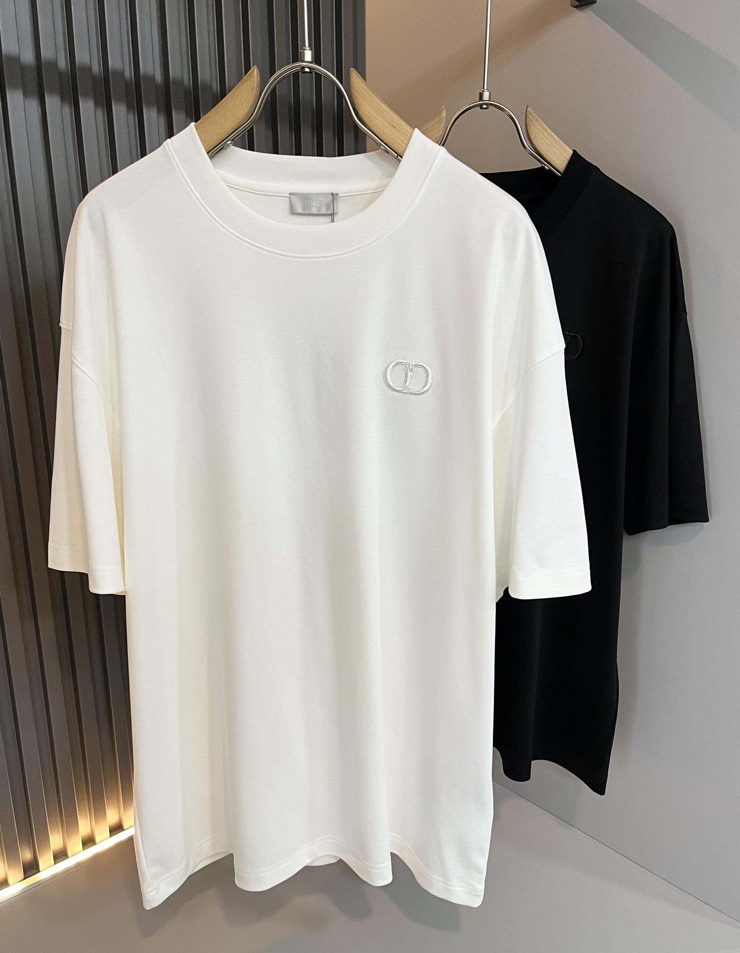 Dio*迪家 2025春夏新款男女同款👫短袖T恤，专柜同步发售！定制专属260克纯棉面料，定制原版工艺螺