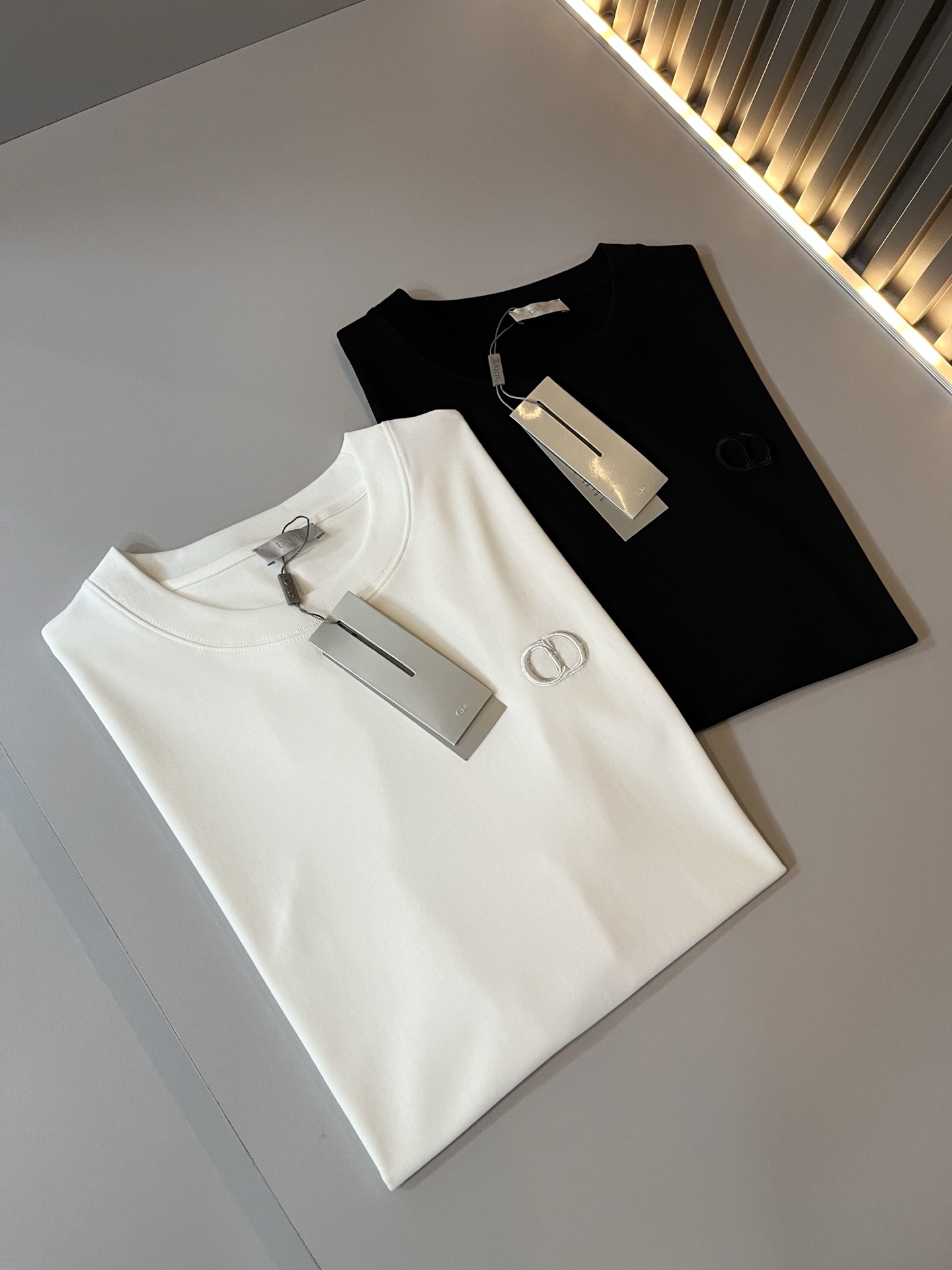 Dio*迪家 2025春夏新款男女同款👫短袖T恤，专柜同步发售！定制专属260克纯棉面料，定制原版工艺螺