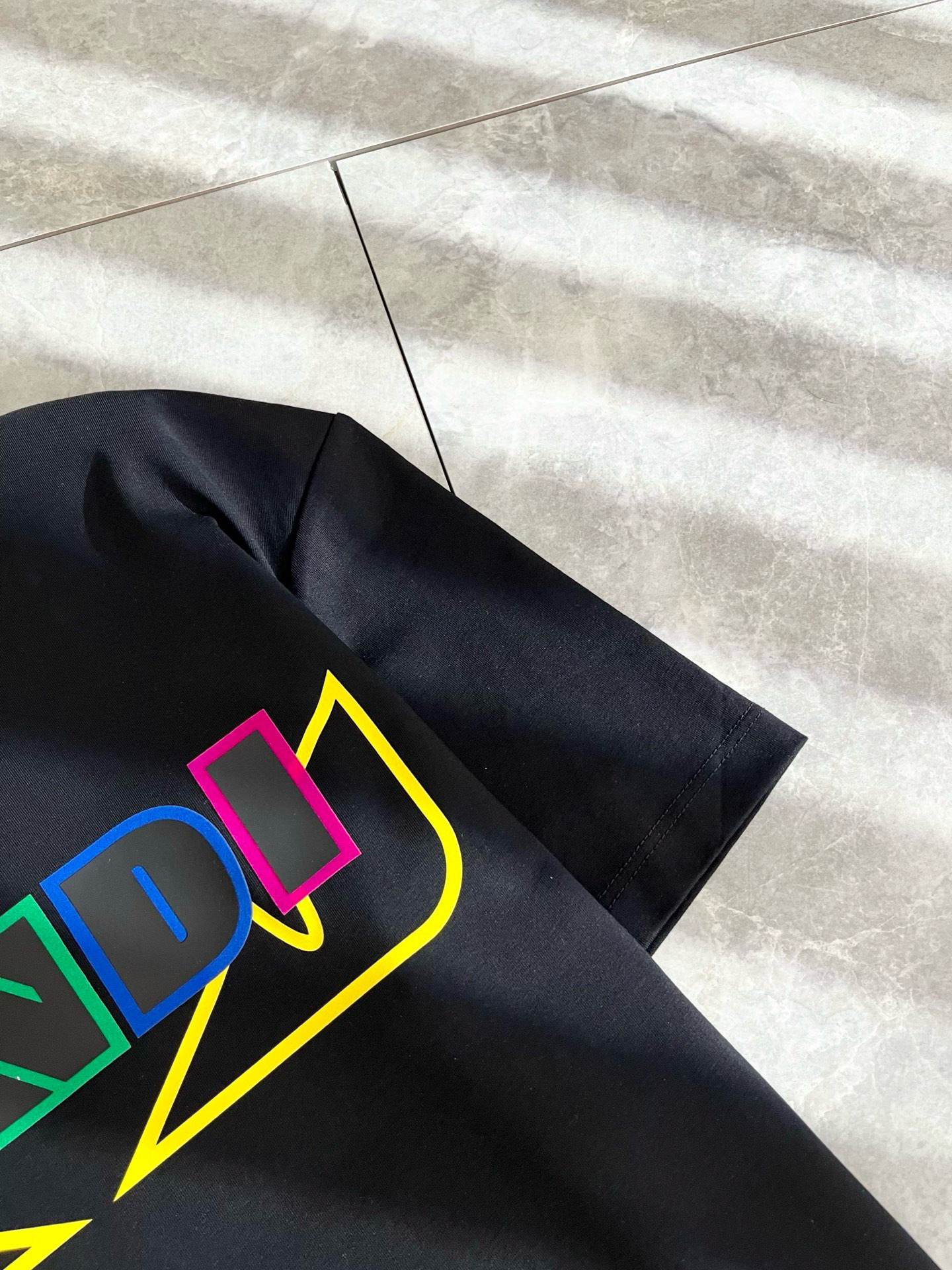 FEN*I 芬*迪2025春夏新款FD家族FF男女同款👫短袖T恤，男女同款👫百搭极简短袖。意大利原厂订单