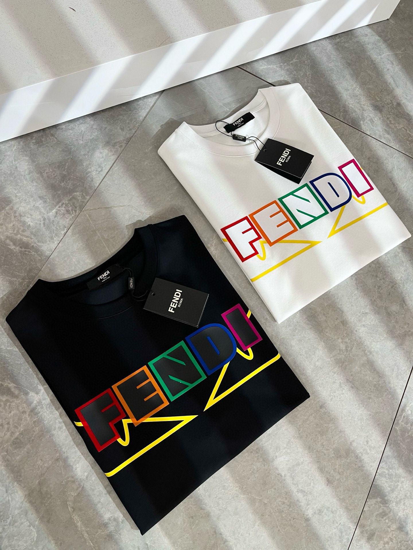 FEN*I 芬*迪2025春夏新款FD家族FF男女同款👫短袖T恤，男女同款👫百搭极简短袖。意大利原厂订单