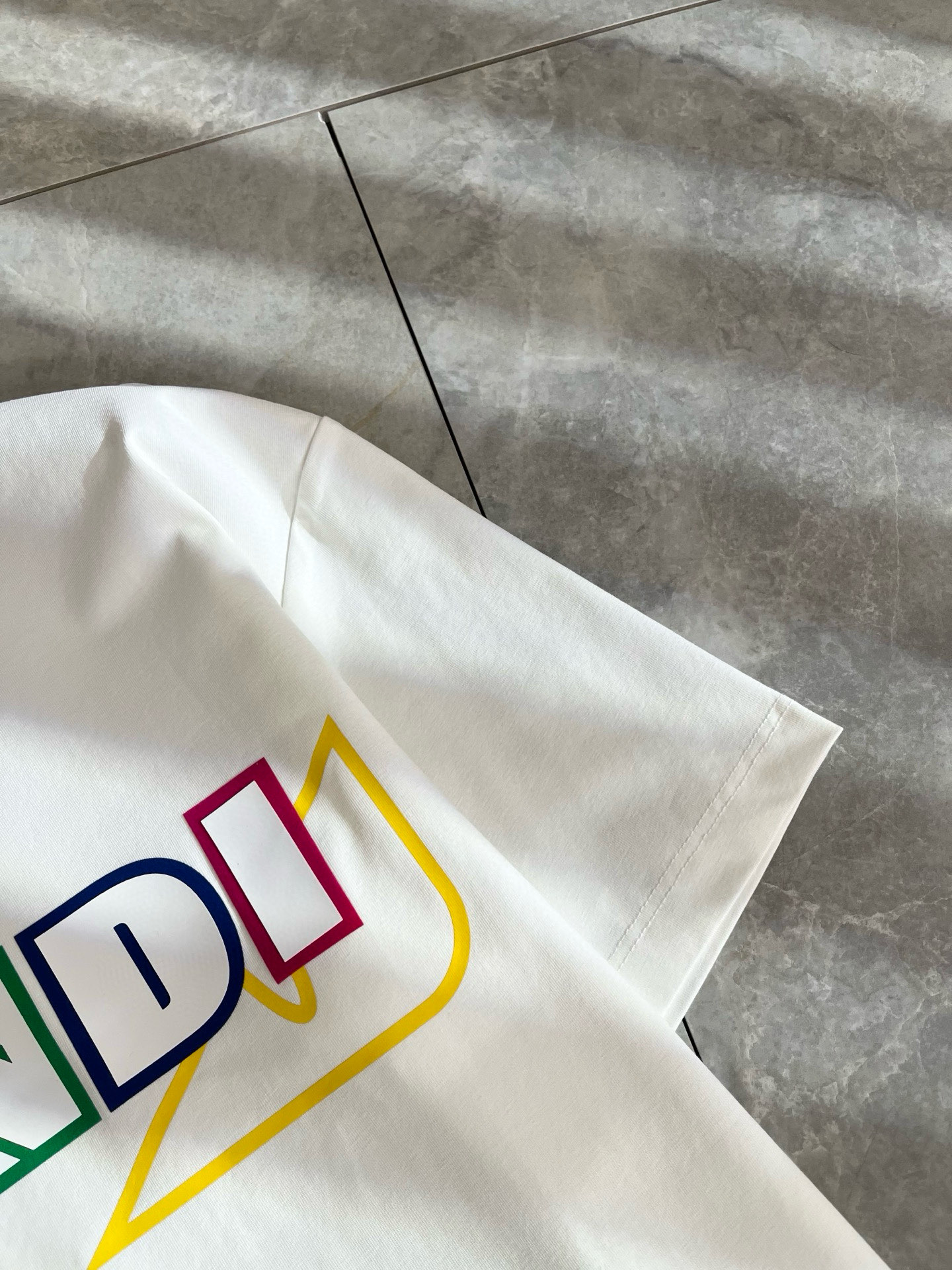 FEN*I 芬*迪2025春夏新款FD家族FF男女同款👫短袖T恤，男女同款👫百搭极简短袖。意大利原厂订单