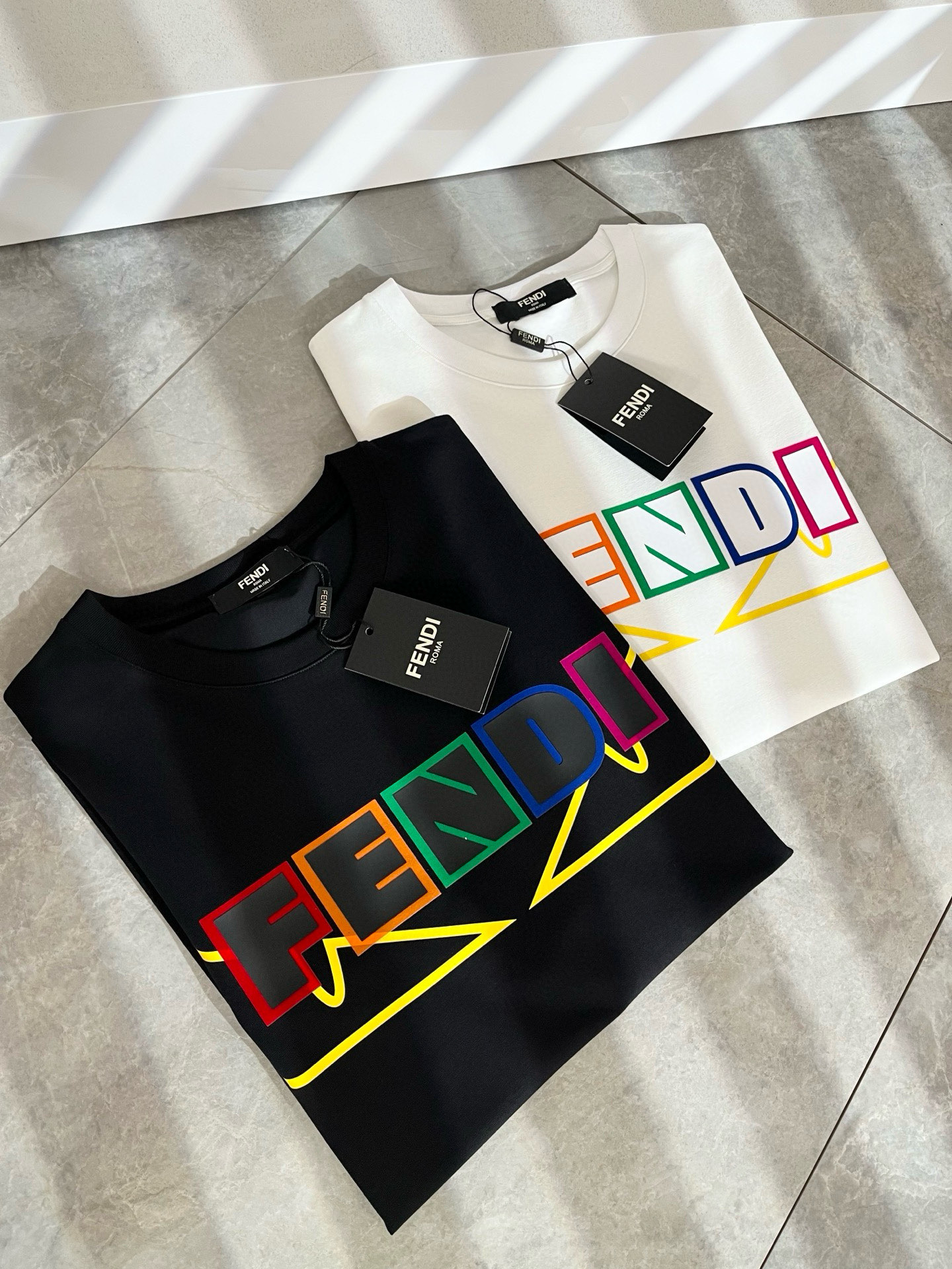 FEN*I 芬*迪2025春夏新款FD家族FF男女同款👫短袖T恤，男女同款👫百搭极简短袖。意大利原厂订单