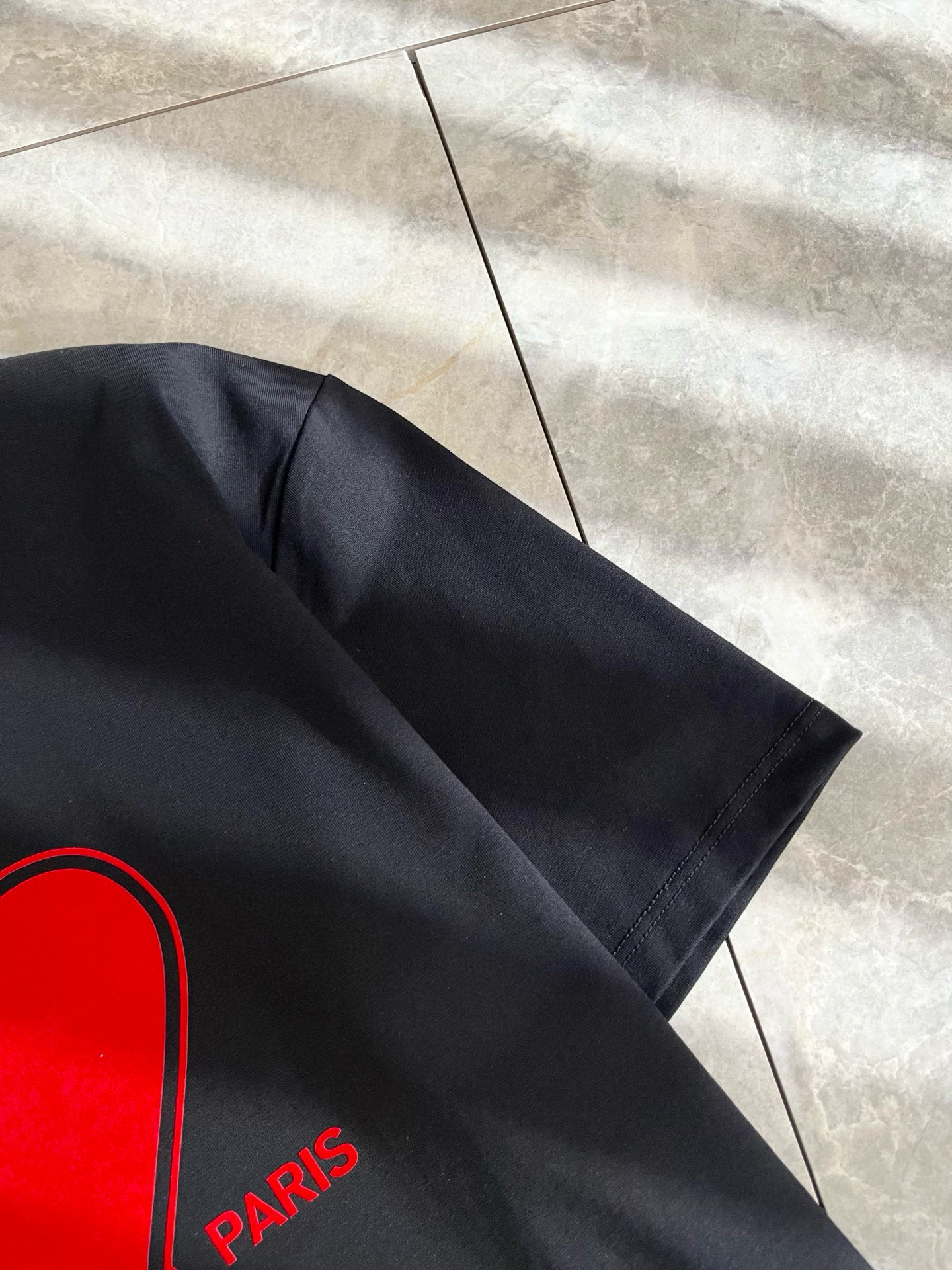 AMI 2025春夏新款男女同款👫短袖T恤，最新款全网独家首上！！~既经典有时尚百搭，谁不爱啊，将经典再