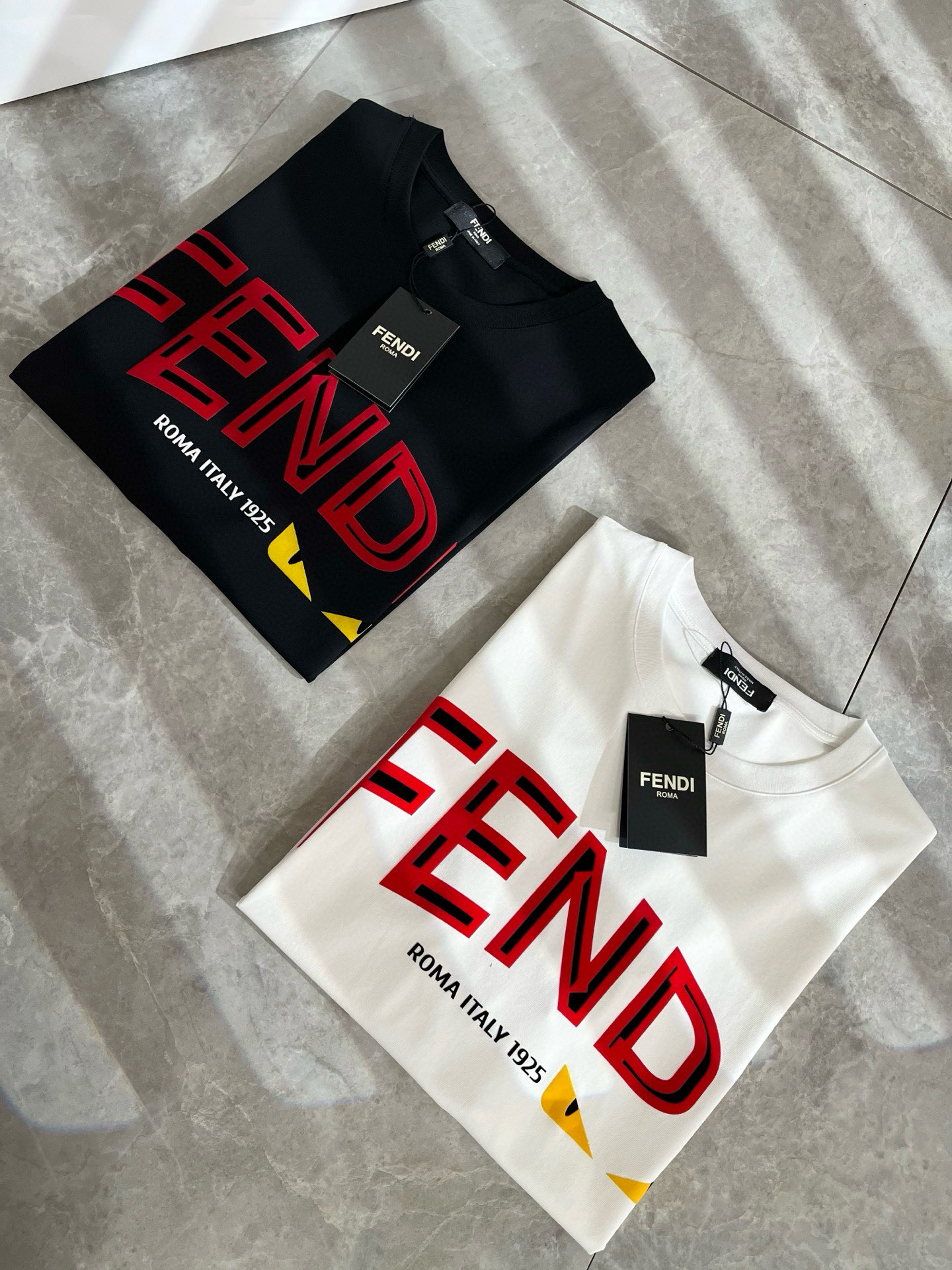 FEN*I 芬*迪2025春夏新款FD家族FF男女同款👫短袖T恤，男女同款👫百搭极简短袖。意大利原厂订单